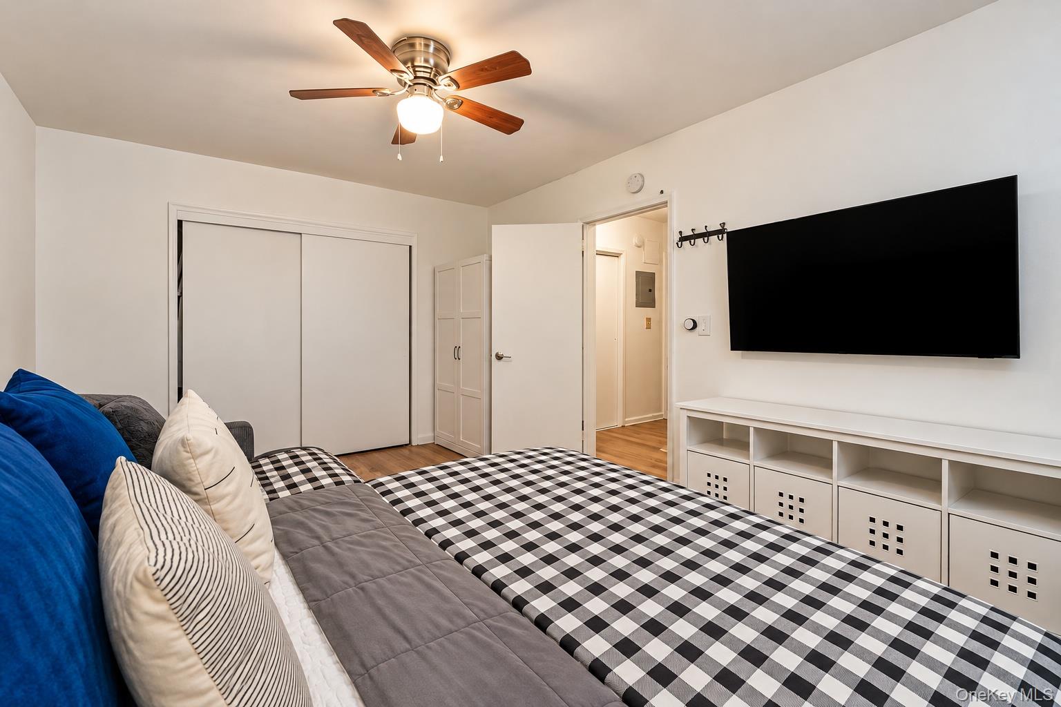 33-25 90 Street, Unit 1G photo 11