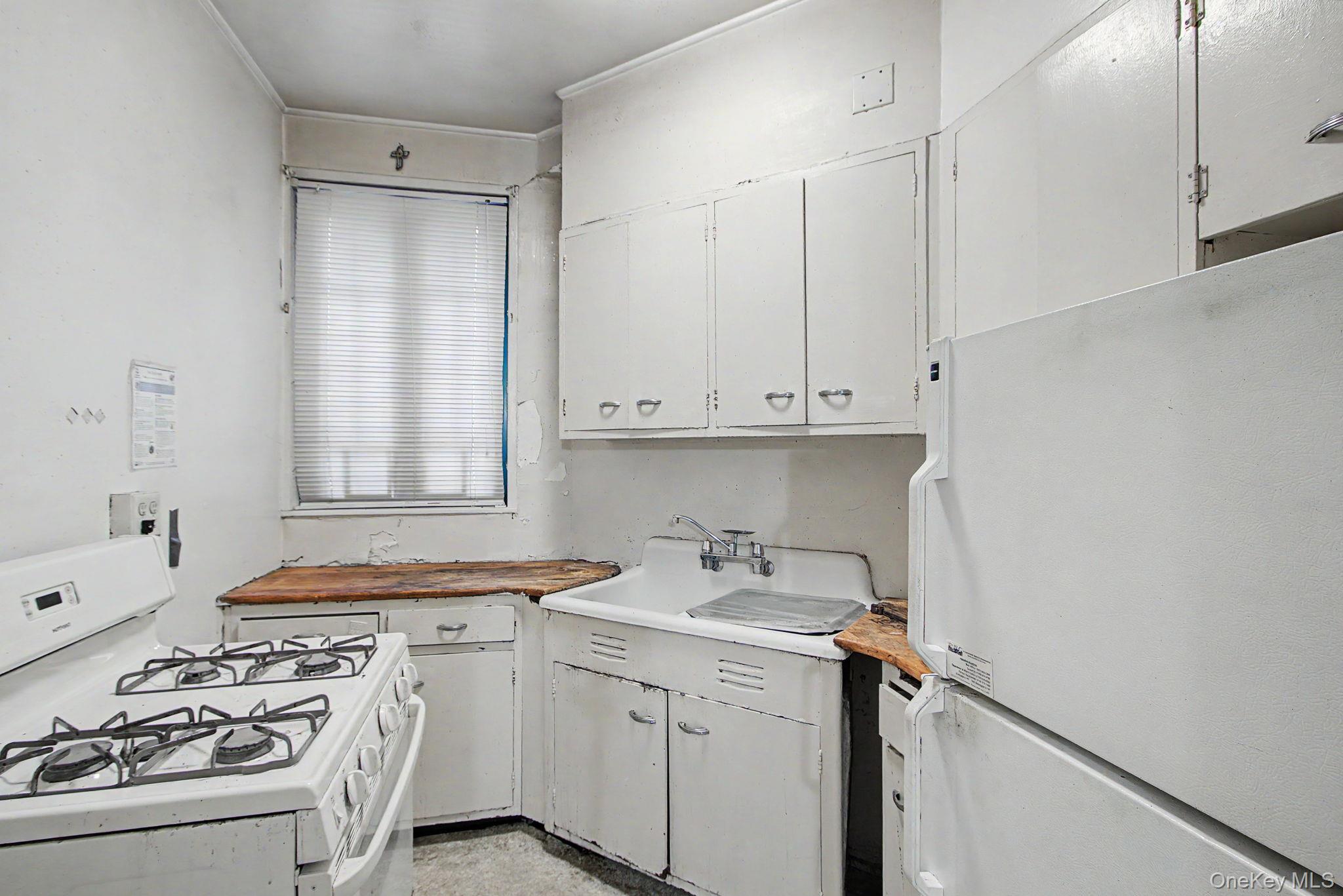 2100 Tremont Avenue, Unit MC photo 10