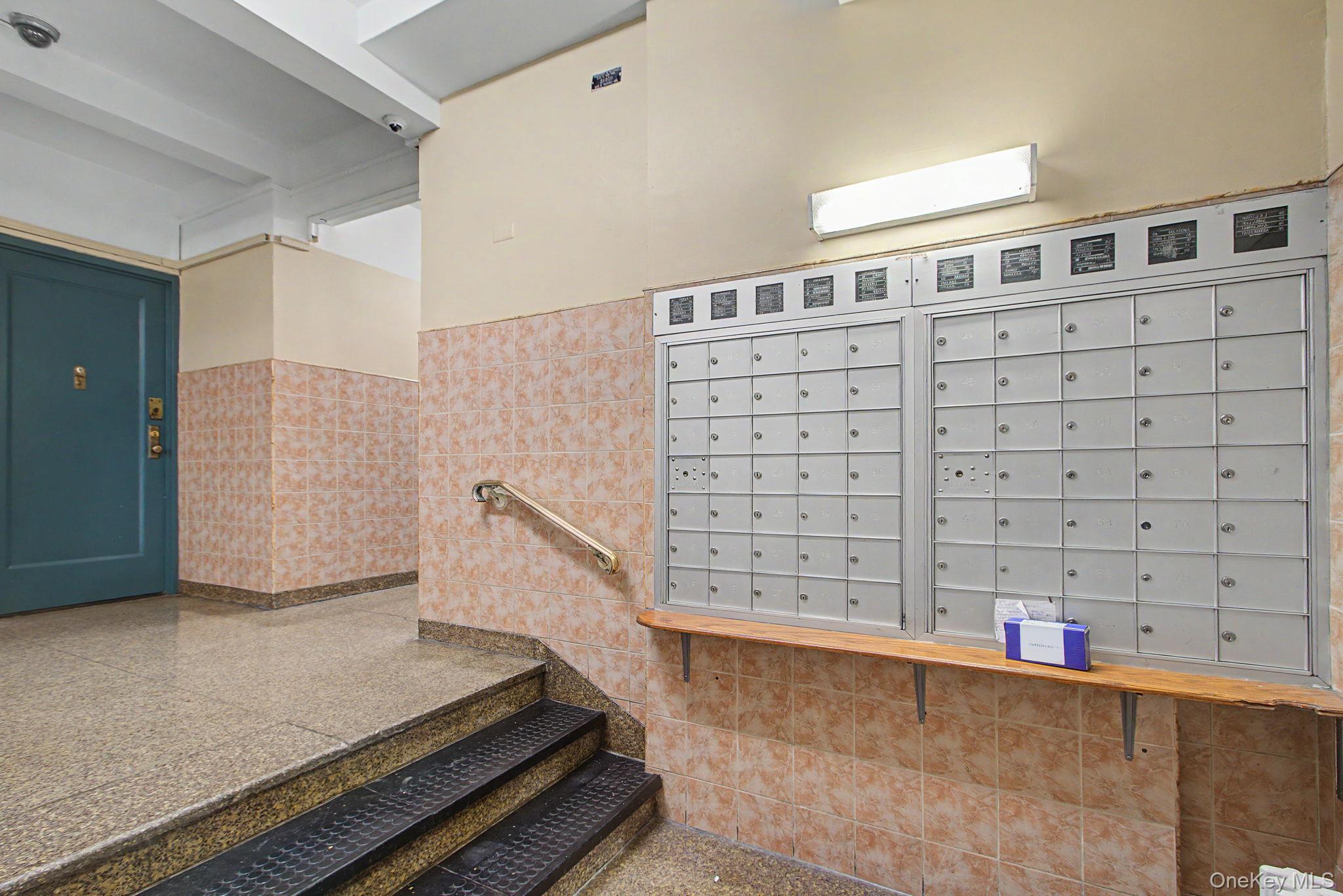 2100 Tremont Avenue, Unit MC photo 3