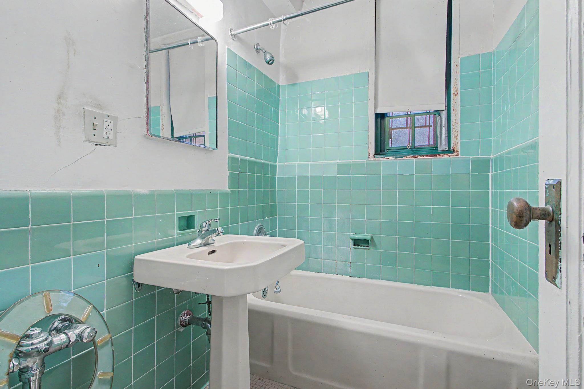 2100 Tremont Avenue, Unit MC photo 17
