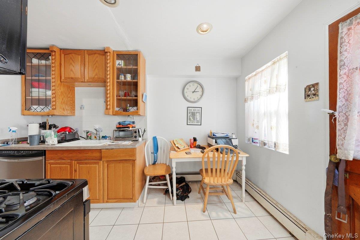 6121 Huxley Avenue – For Sale photo 7