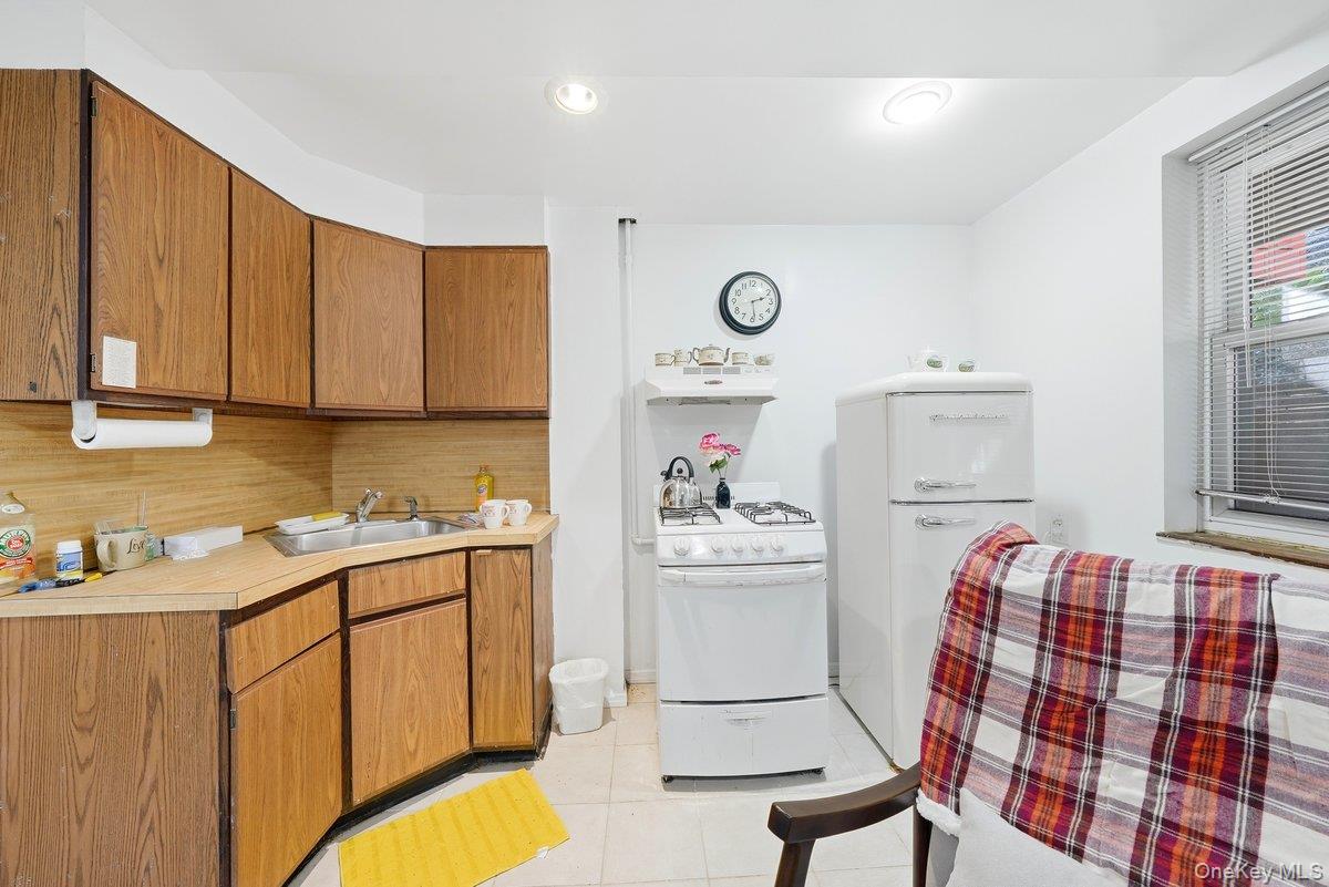 6121 Huxley Avenue – For Sale photo 24
