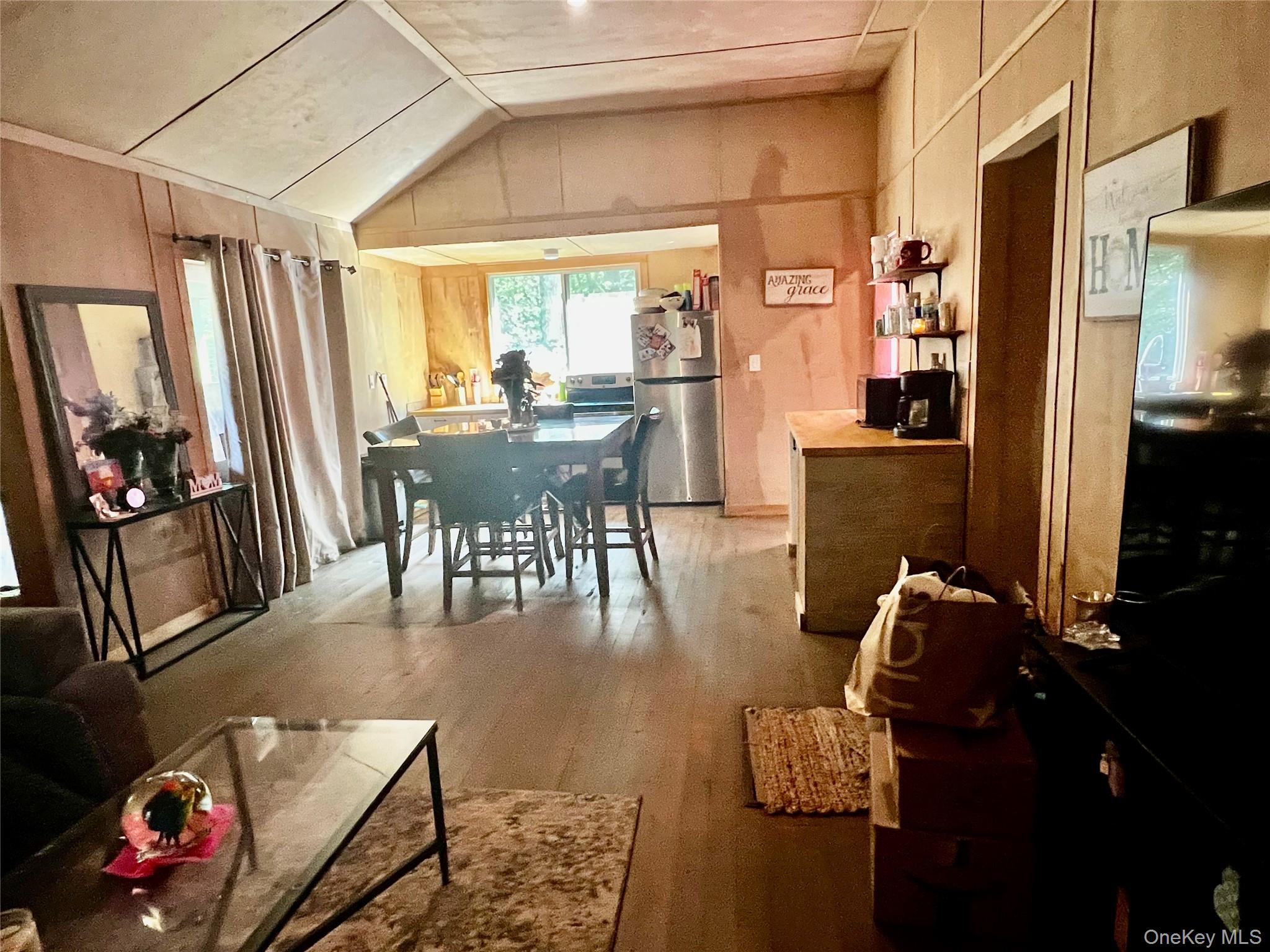 71 E Tusten Place – For Sale photo 12