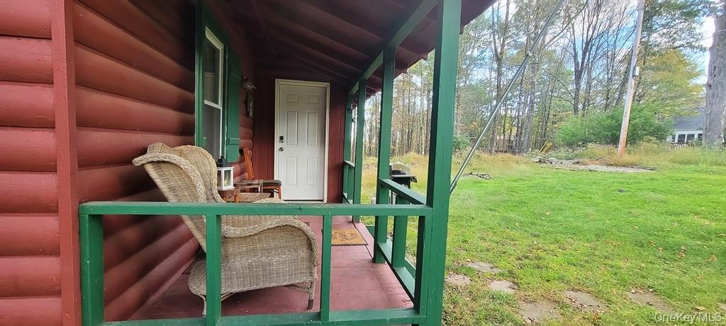 71 E Tusten Place – For Sale photo 5
