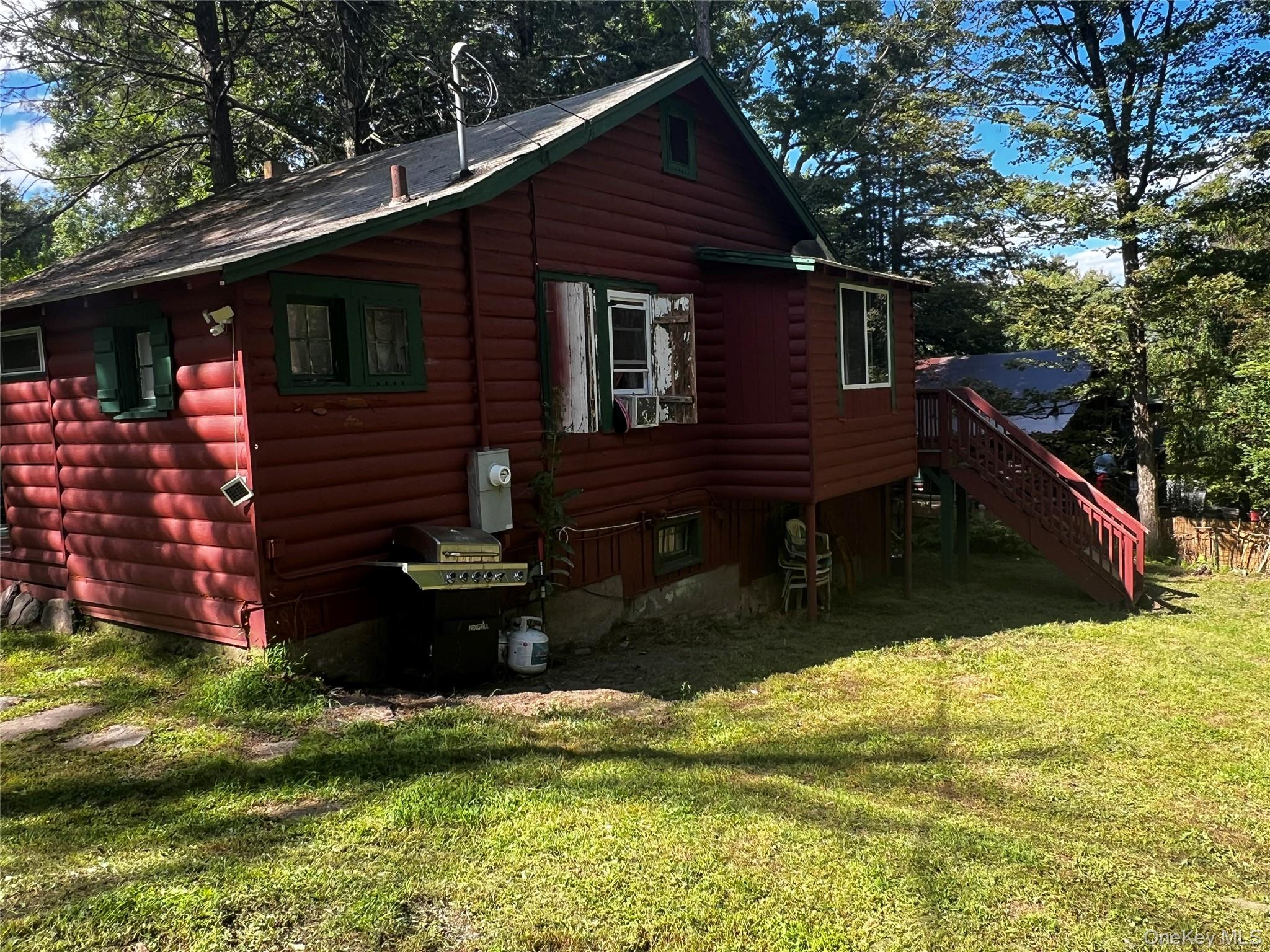 71 E Tusten Place – For Sale photo 7