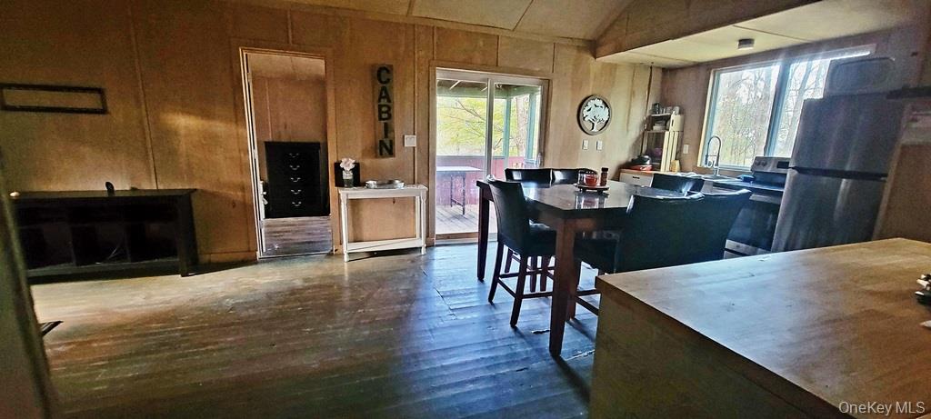 71 E Tusten Place – For Sale photo 15