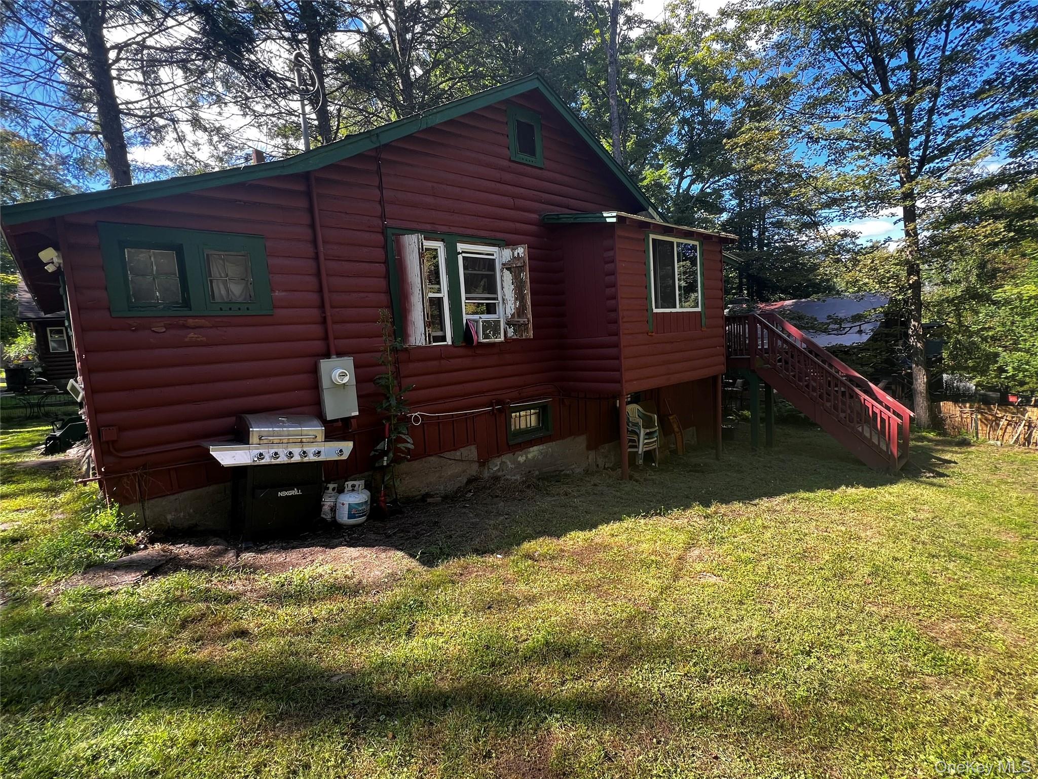 71 E Tusten Place – For Sale photo 9