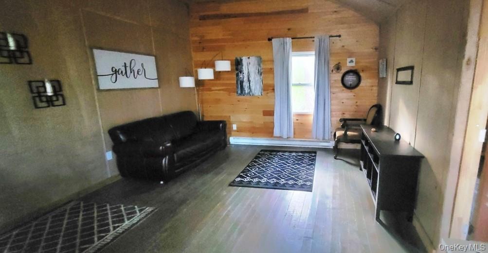 71 E Tusten Place – For Sale photo 14