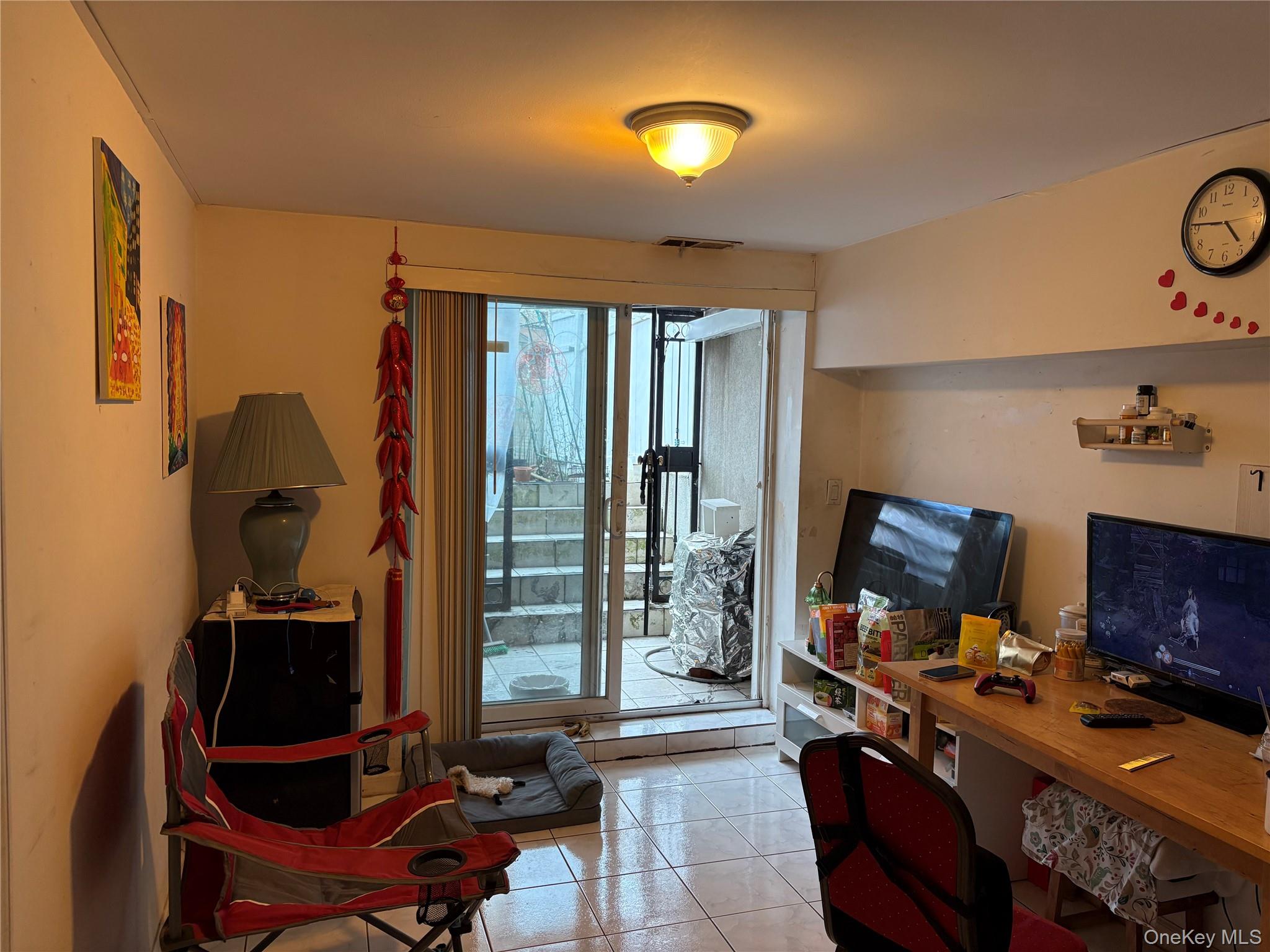 114-63 Dalian Court – For Sale photo 2