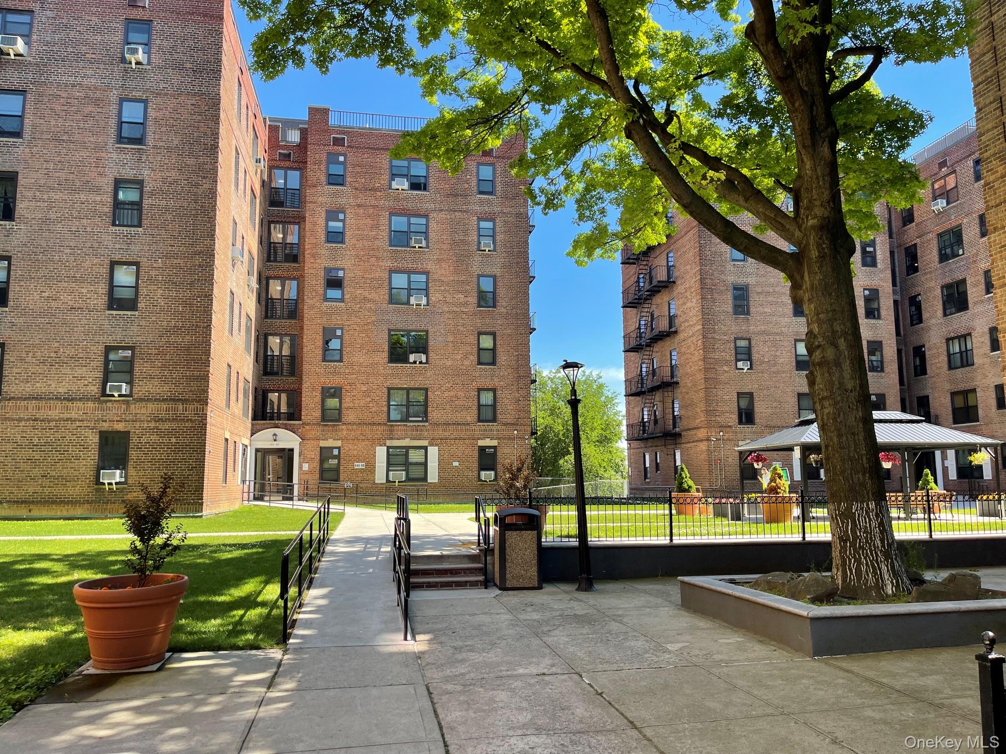 144-54 Sanford Avenue, Unit 45 photo 3