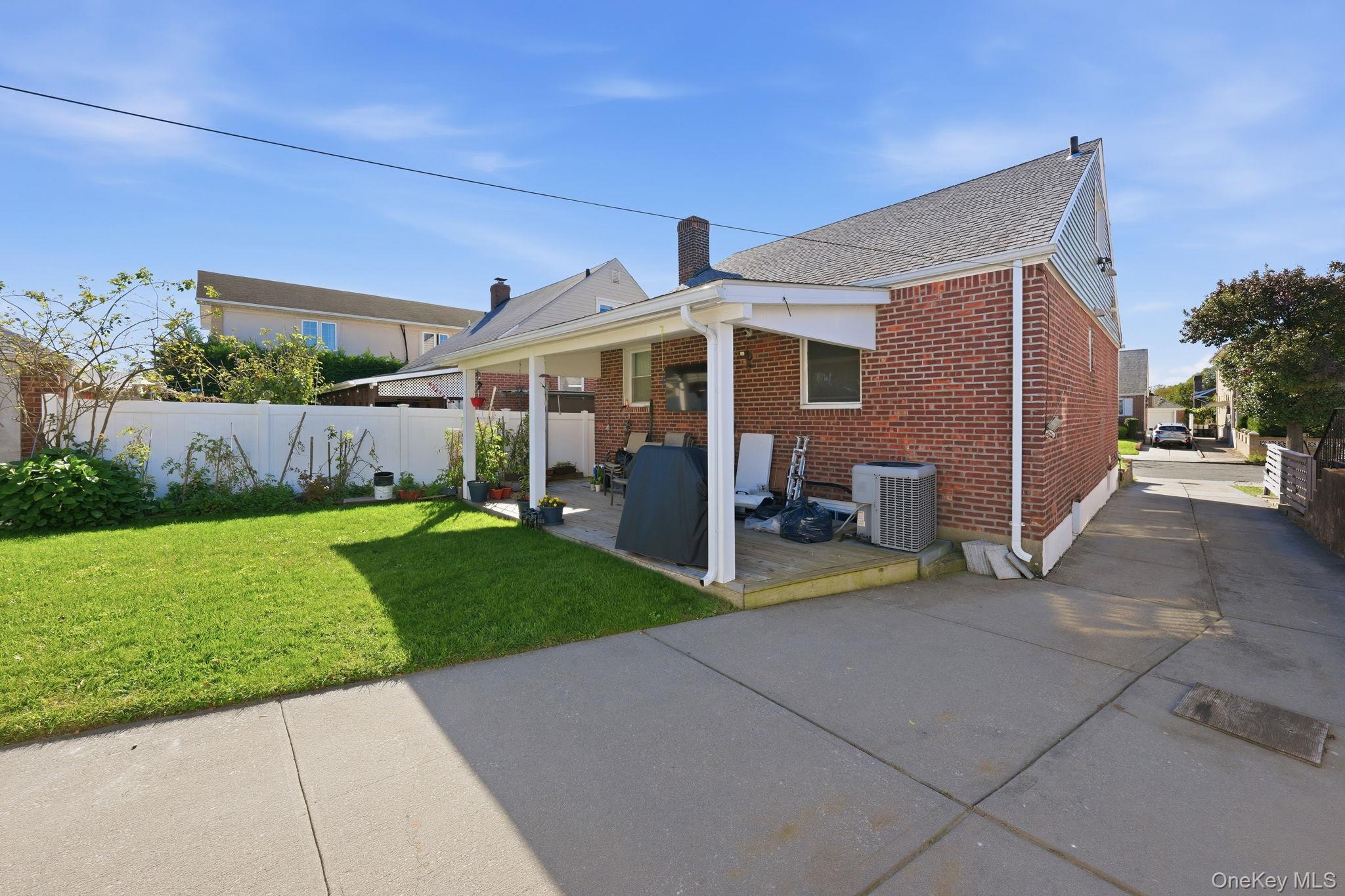 5035 192nd Street – For Sale photo 24