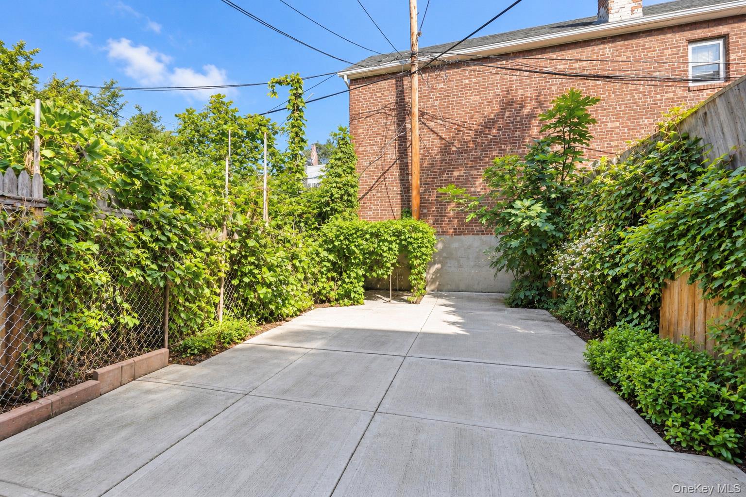 1855 Gleason Avenue – For Sale photo 12
