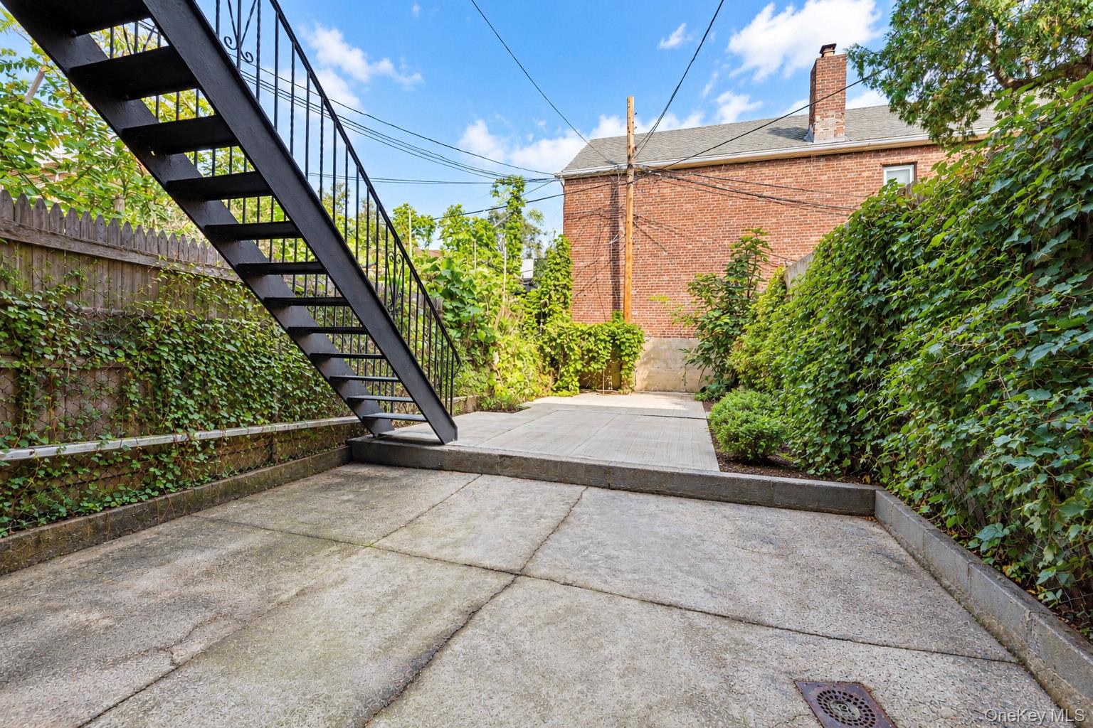 1855 Gleason Avenue – For Sale photo 11