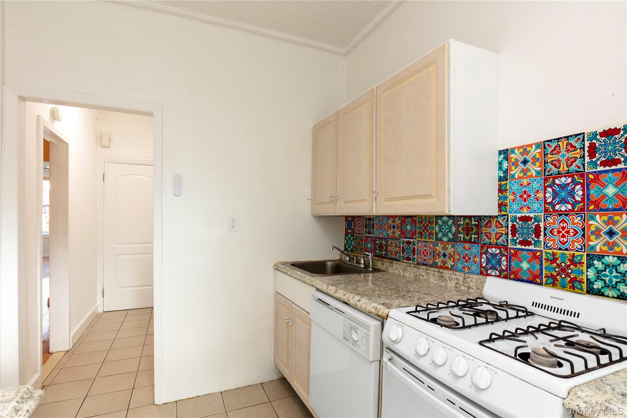 501 Vandervoort Avenue – For Sale photo 13