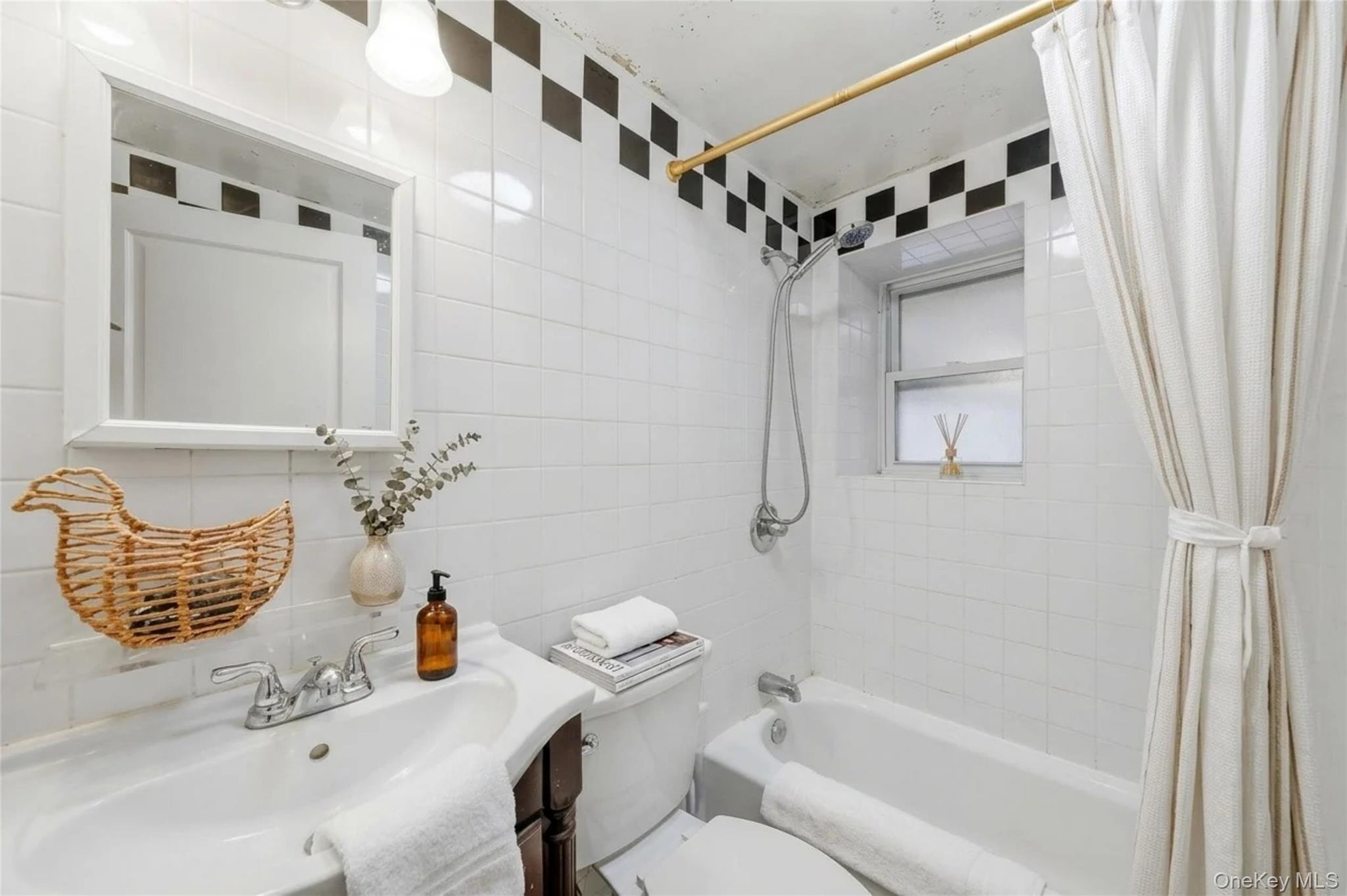 106 King Avenue – For Sale photo 33