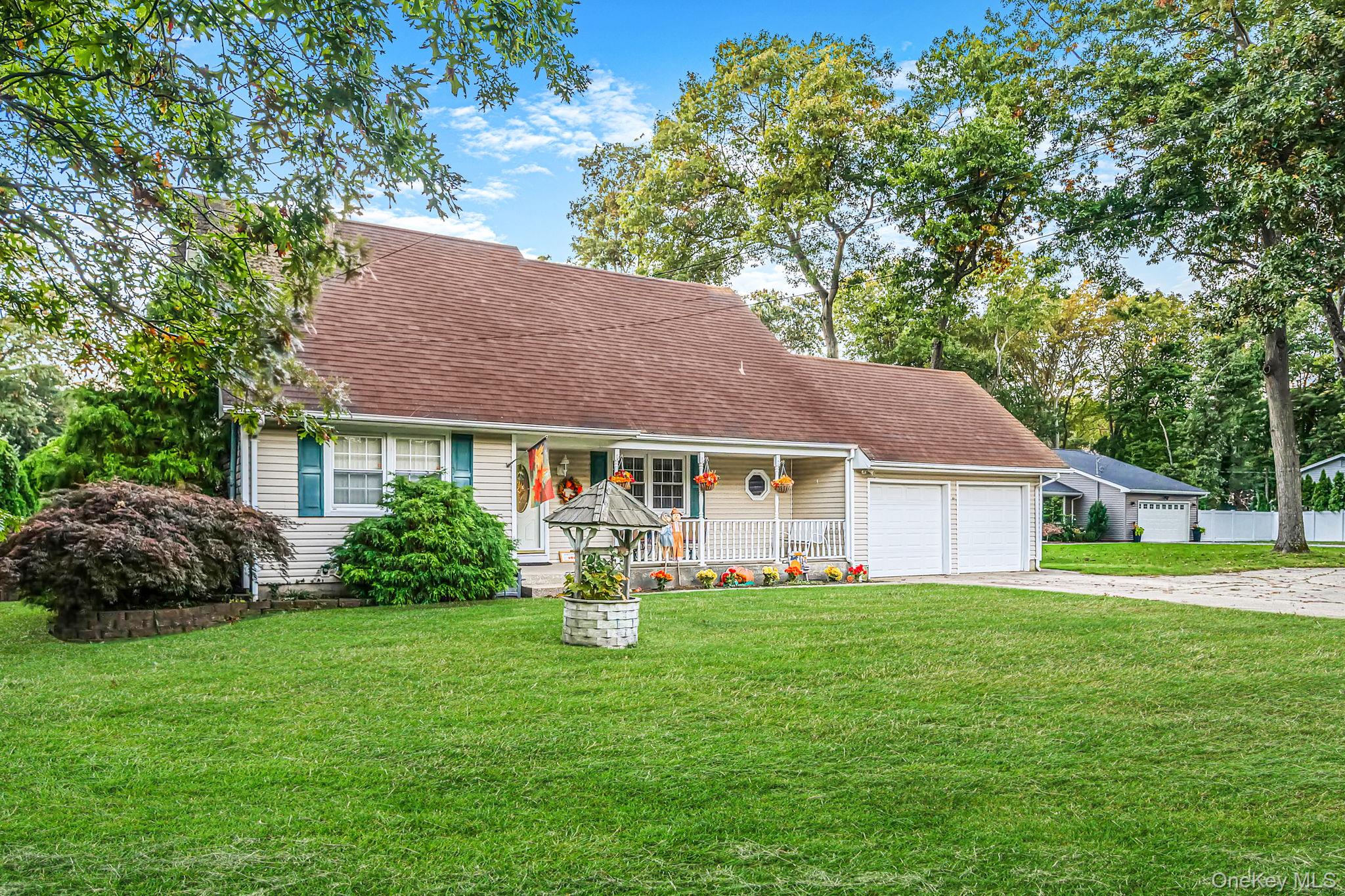 246 Lake Avenue S – For Sale photo 3