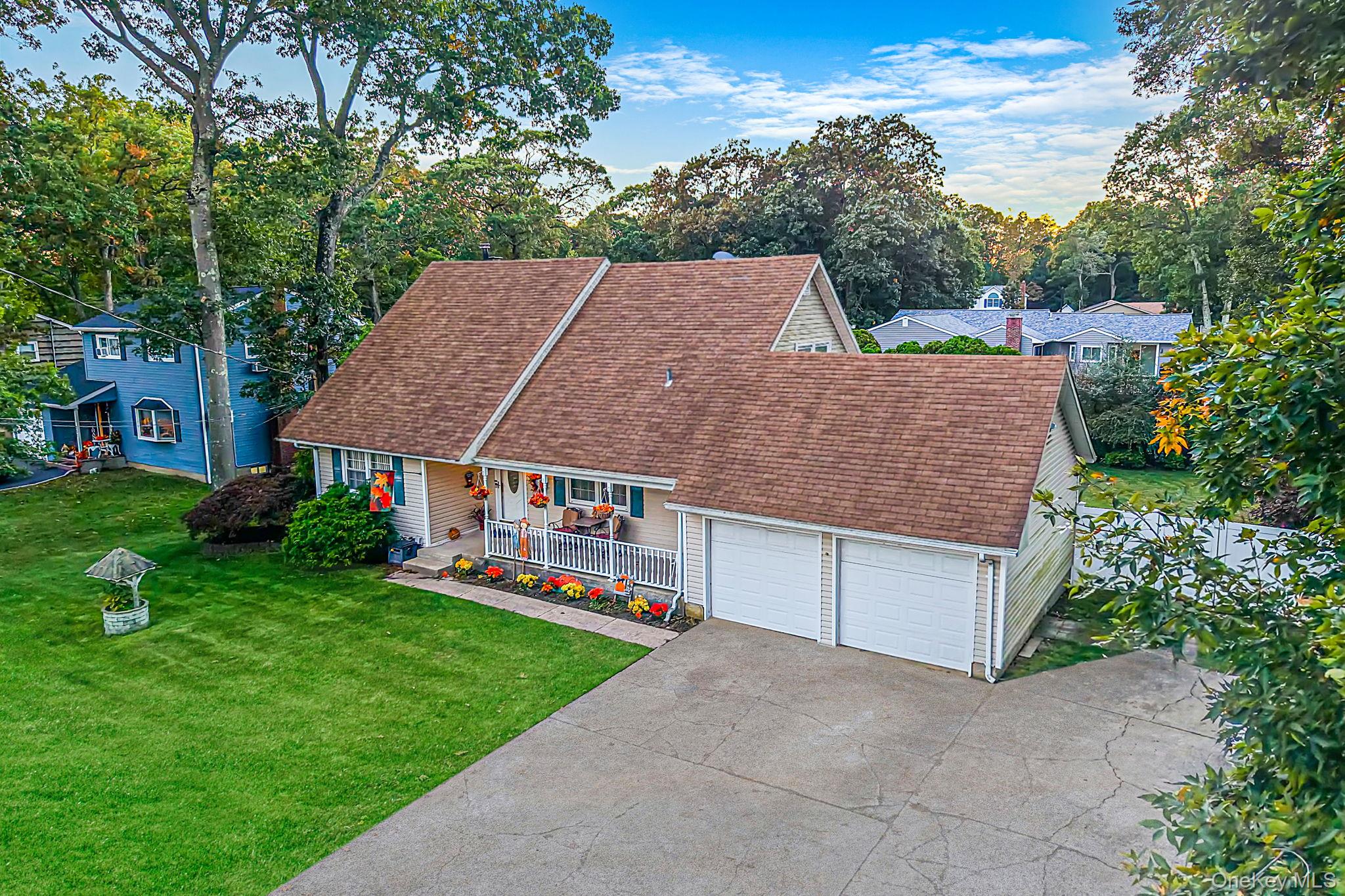 246 Lake Avenue S – For Sale