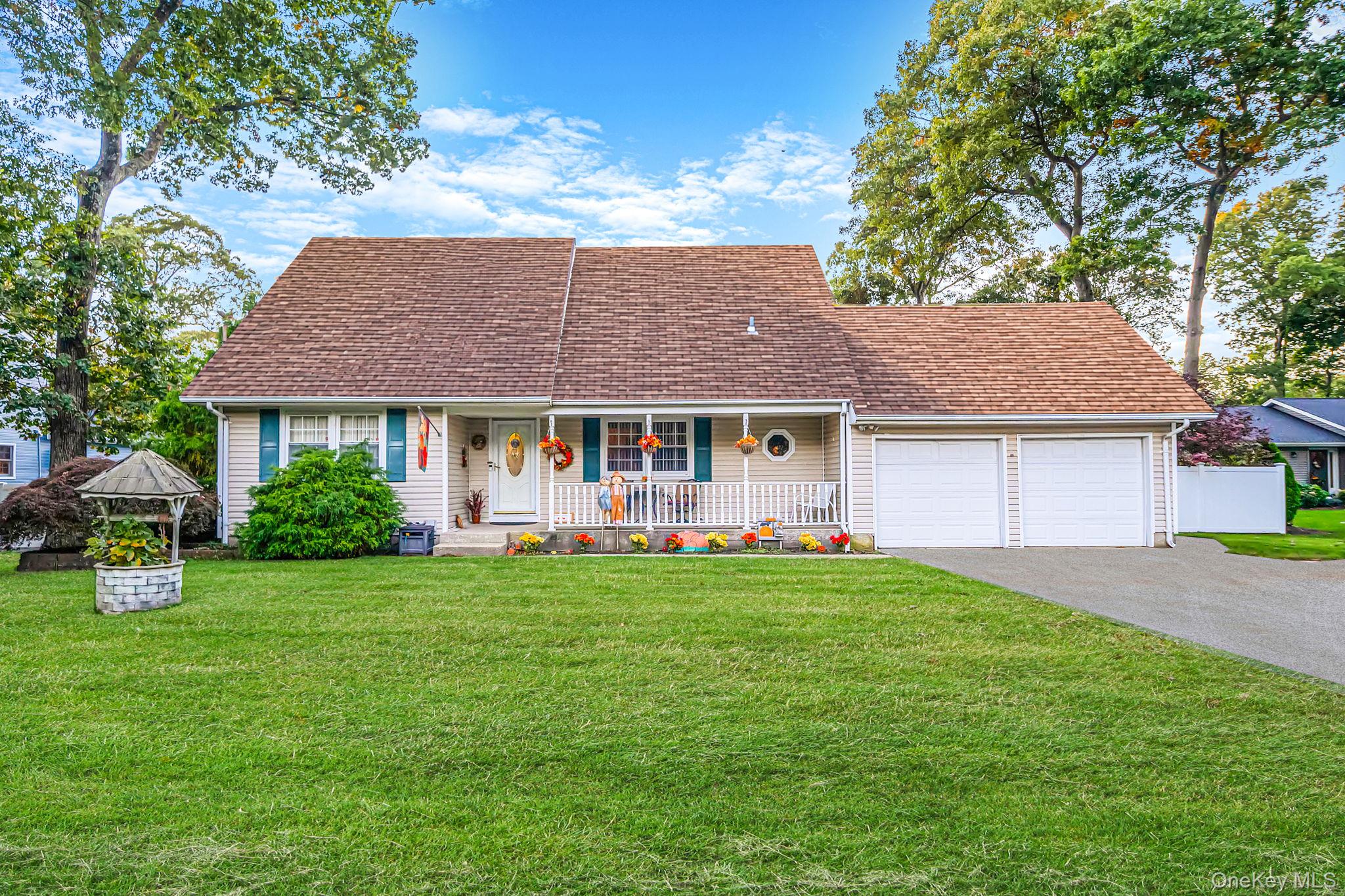 246 Lake Avenue S – For Sale photo 2