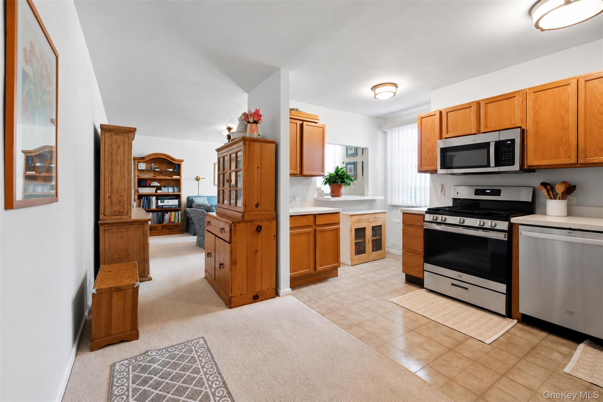 9 Bryant Crescent, Unit 2N photo 7
