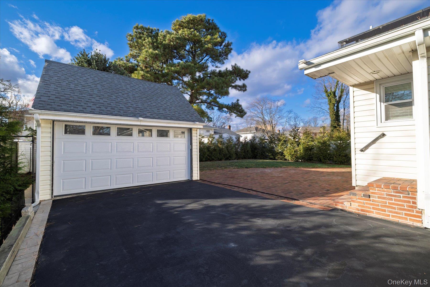 2280 Brookside Avenue – For Sale photo 4