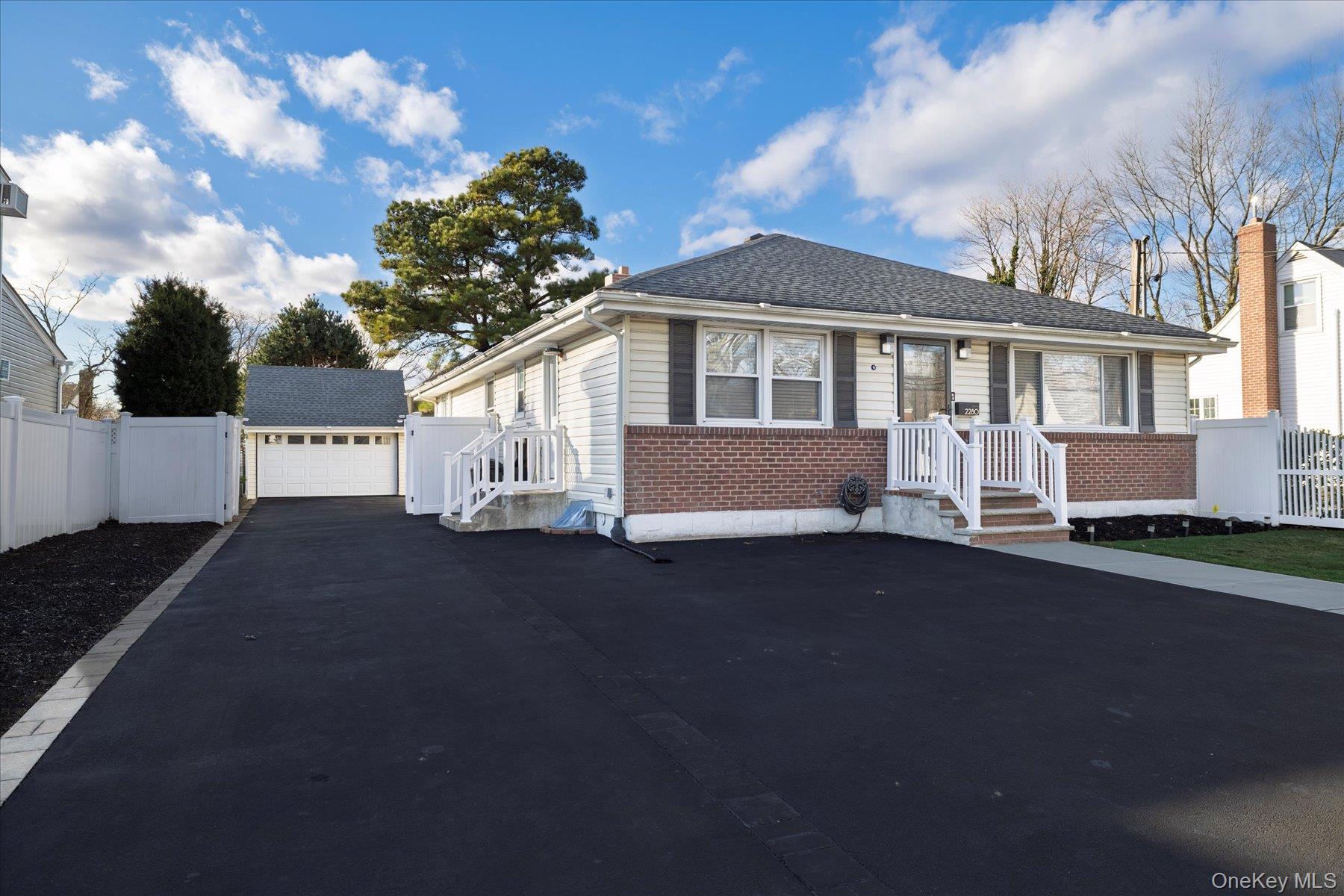 2280 Brookside Avenue – For Sale photo 3
