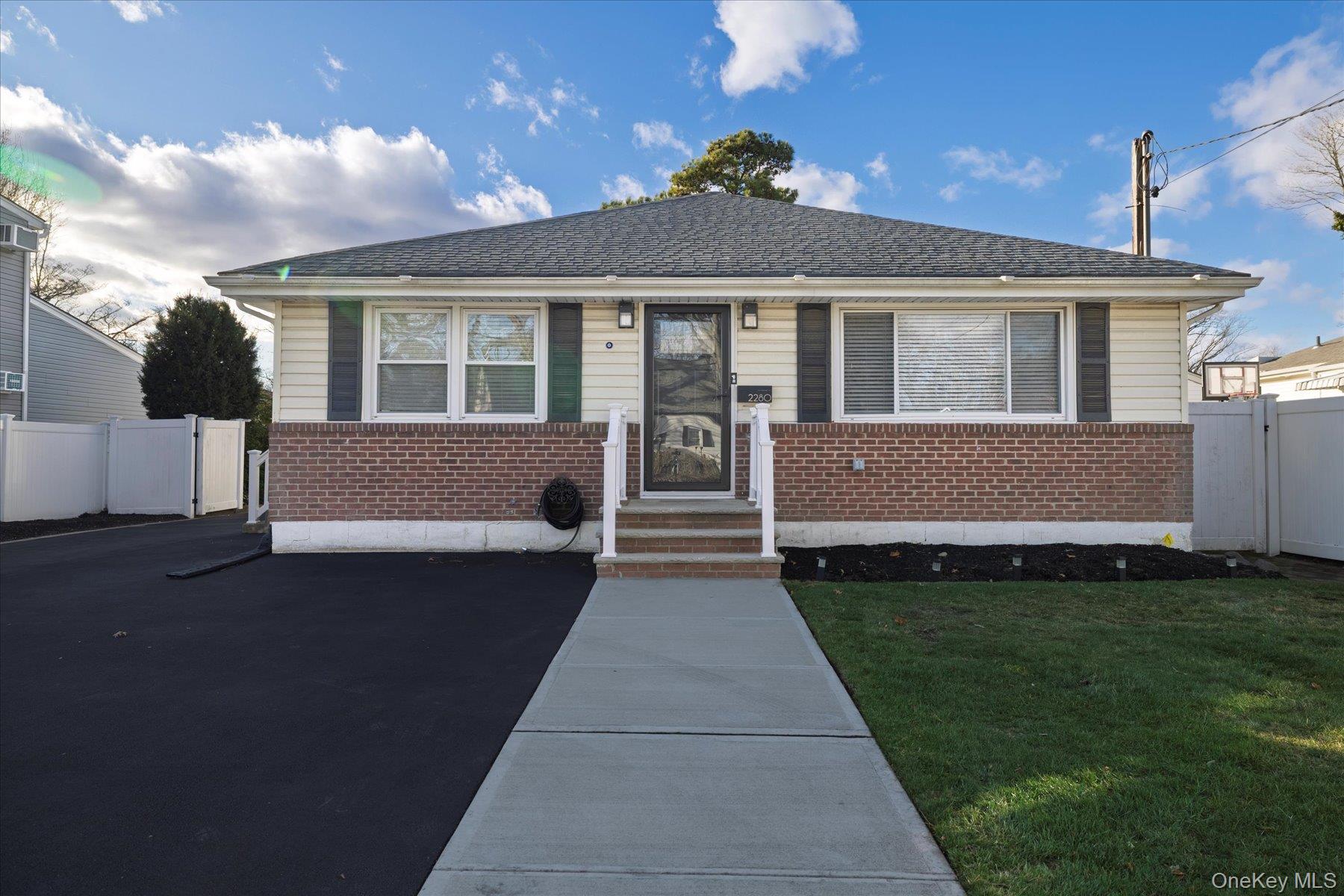 2280 Brookside Avenue – For Sale photo 2