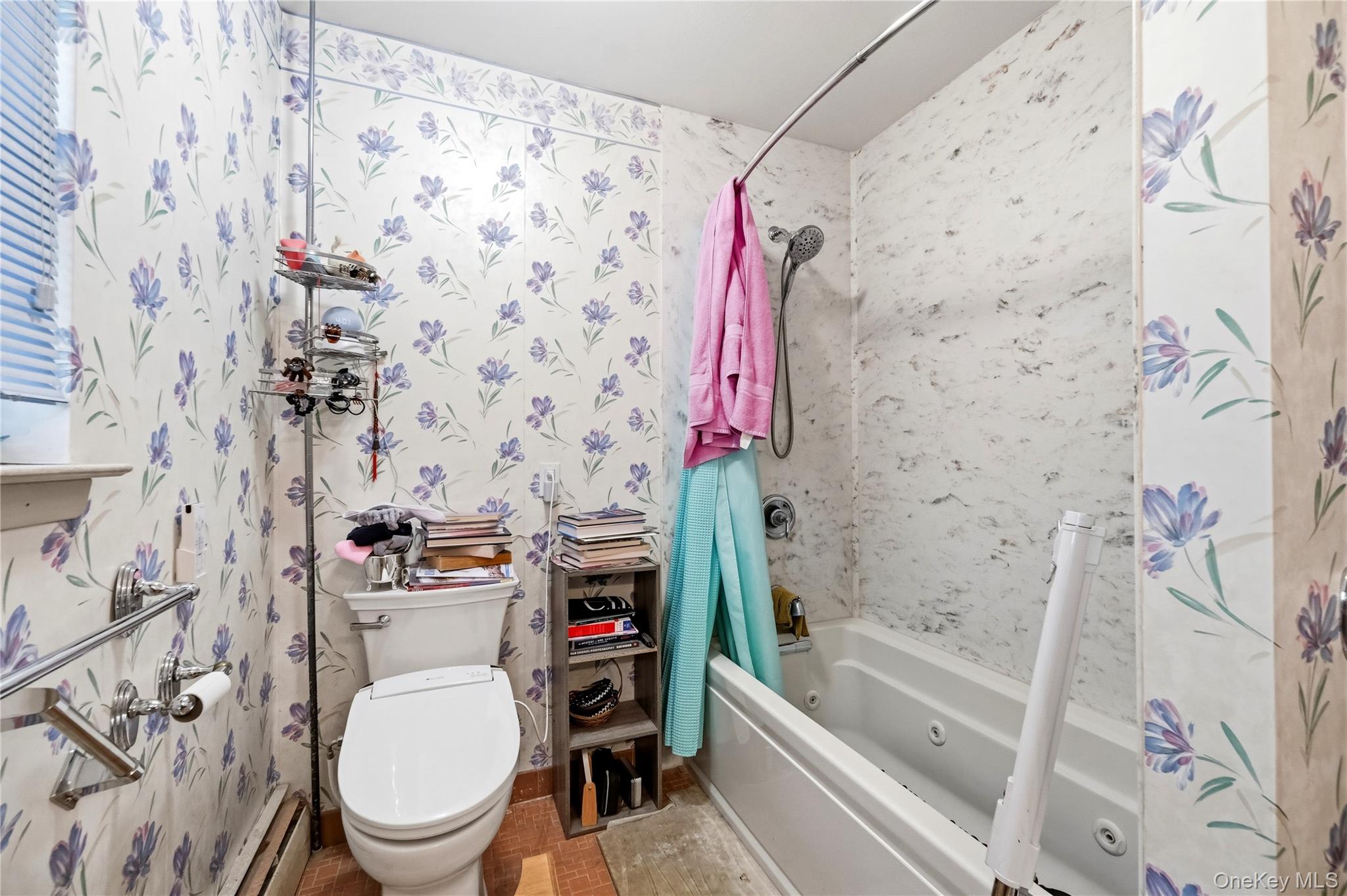 30 Manor Road N – For Sale photo 39