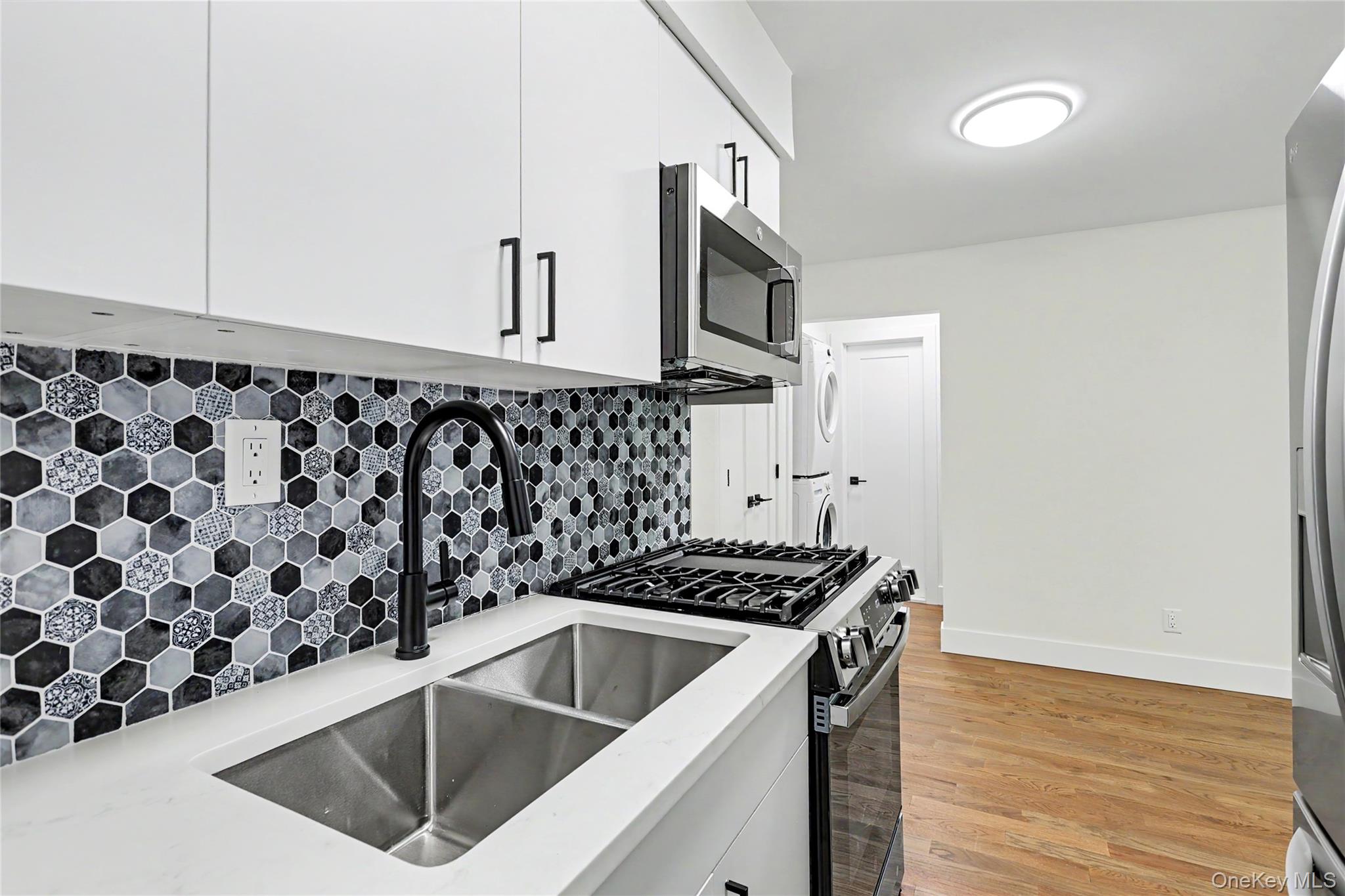 191 Kearsing Parkway, Unit E photo 9
