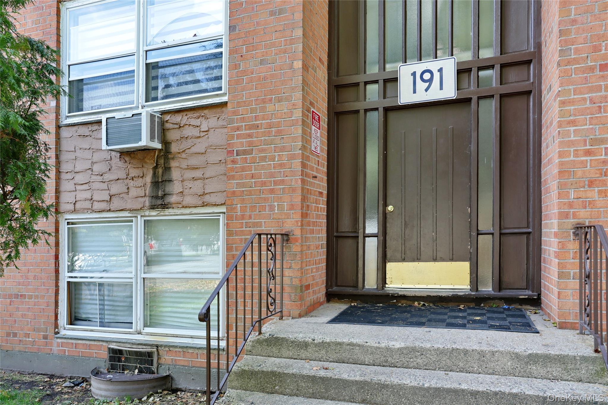 191 Kearsing Parkway, Unit E photo 3