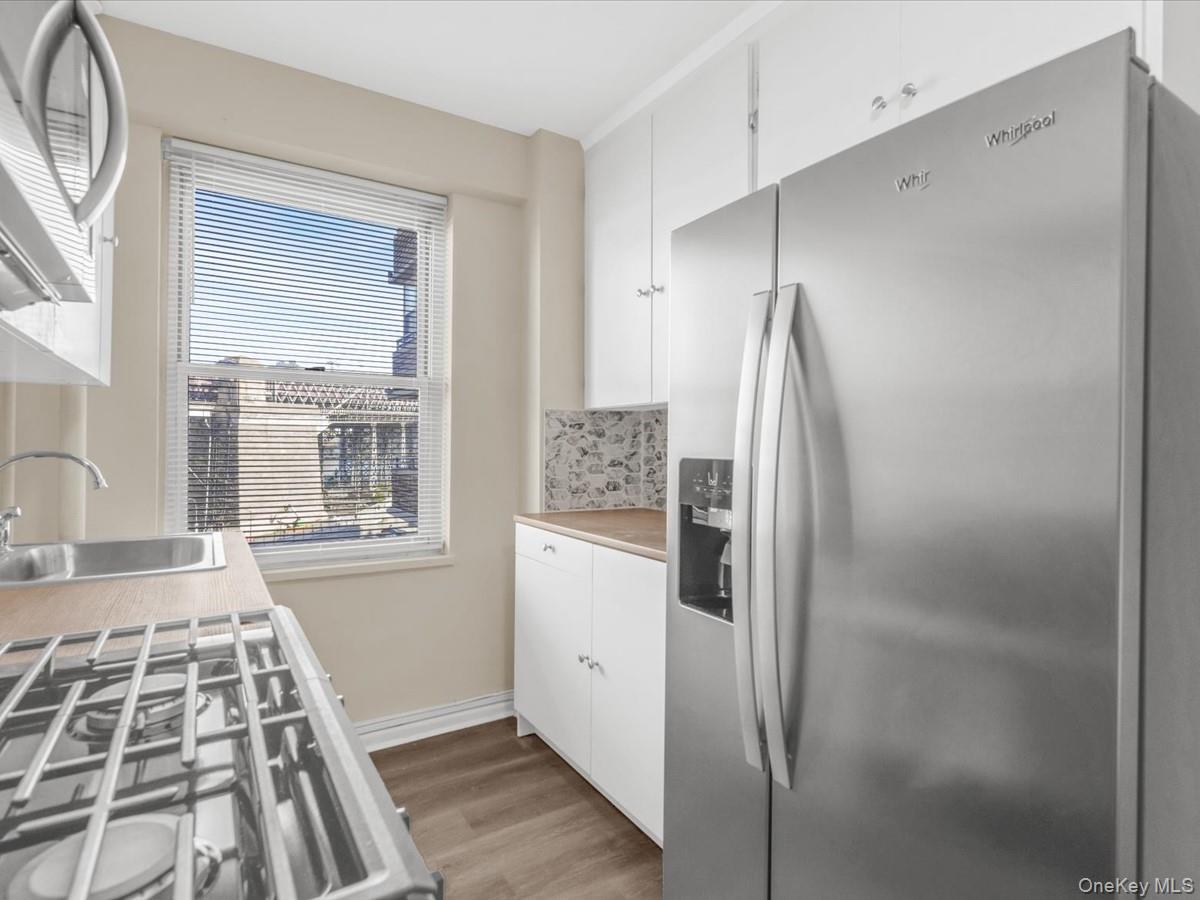 568 Grand Street, Unit J602 photo 6