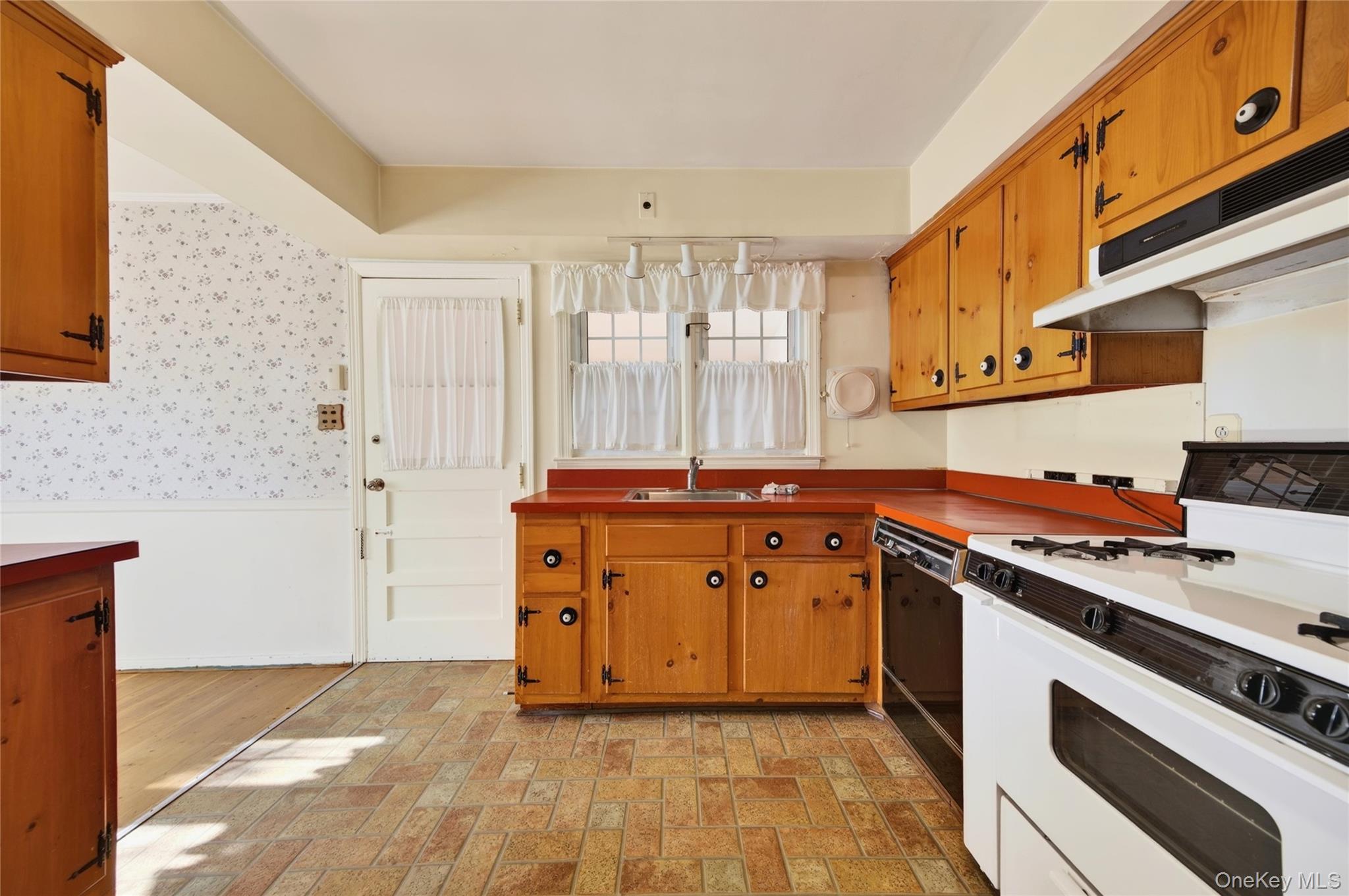 35 Ross Lane – For Sale photo 22