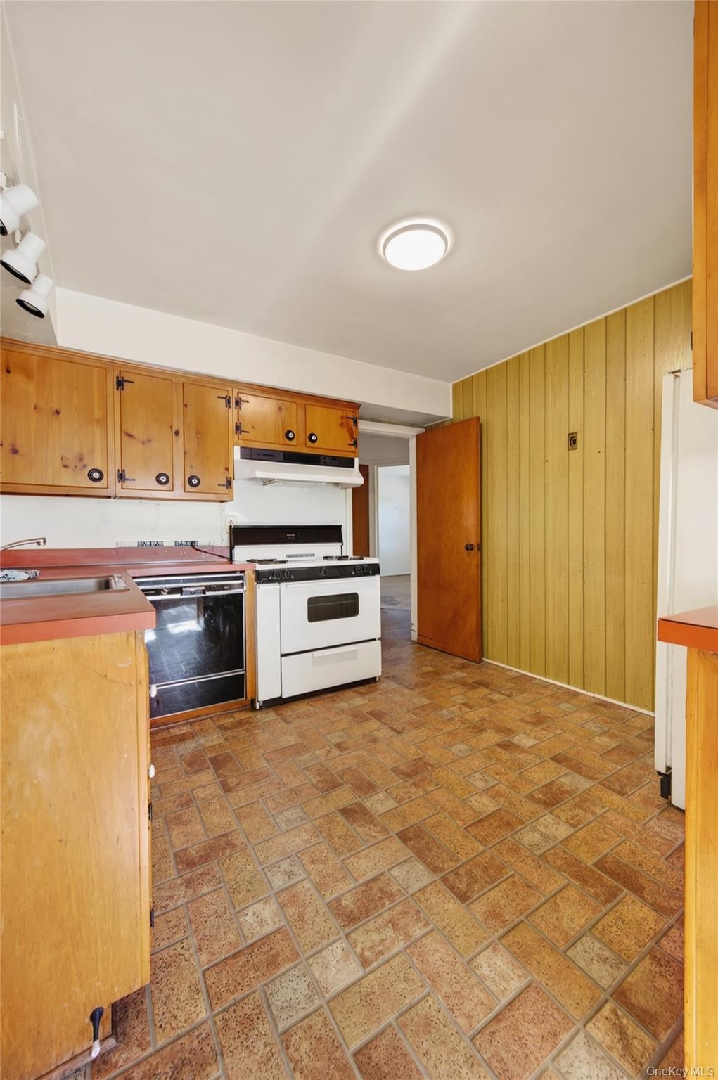 35 Ross Lane – For Sale photo 21