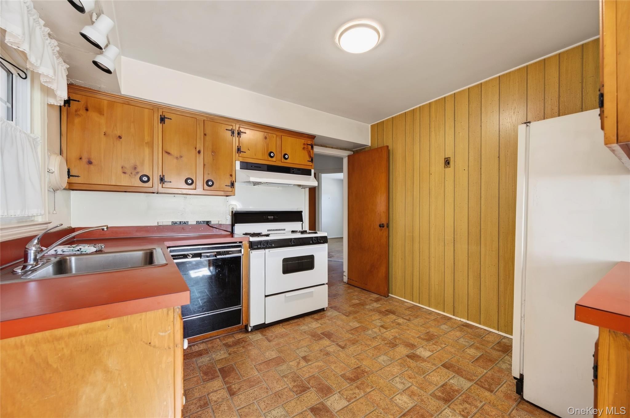 35 Ross Lane – For Sale photo 20