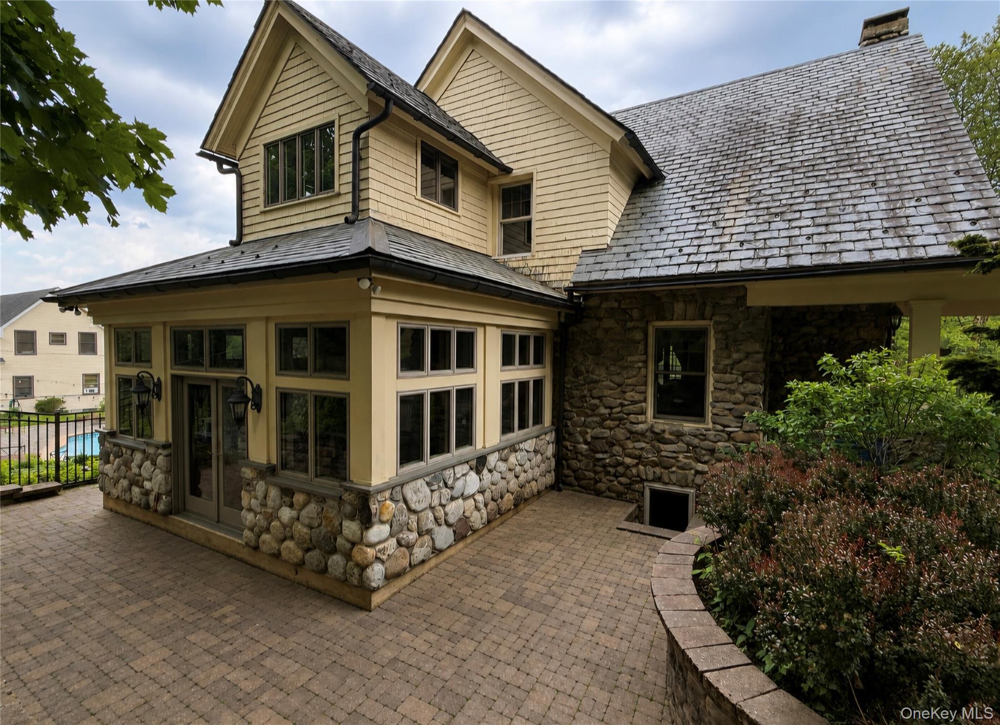 205 High Street – For Sale photo 2