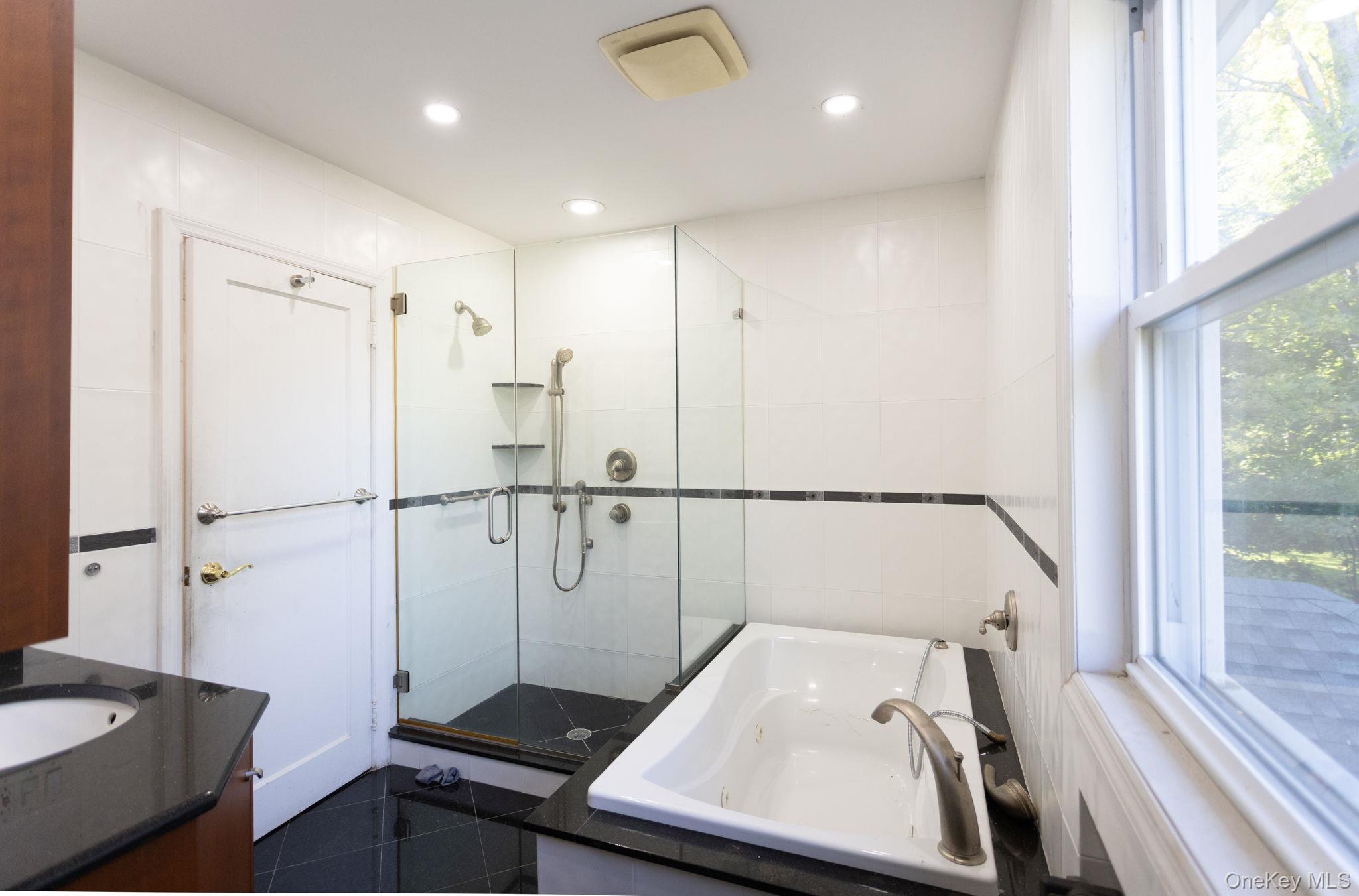 186-33 Henley Road – For Sale photo 15
