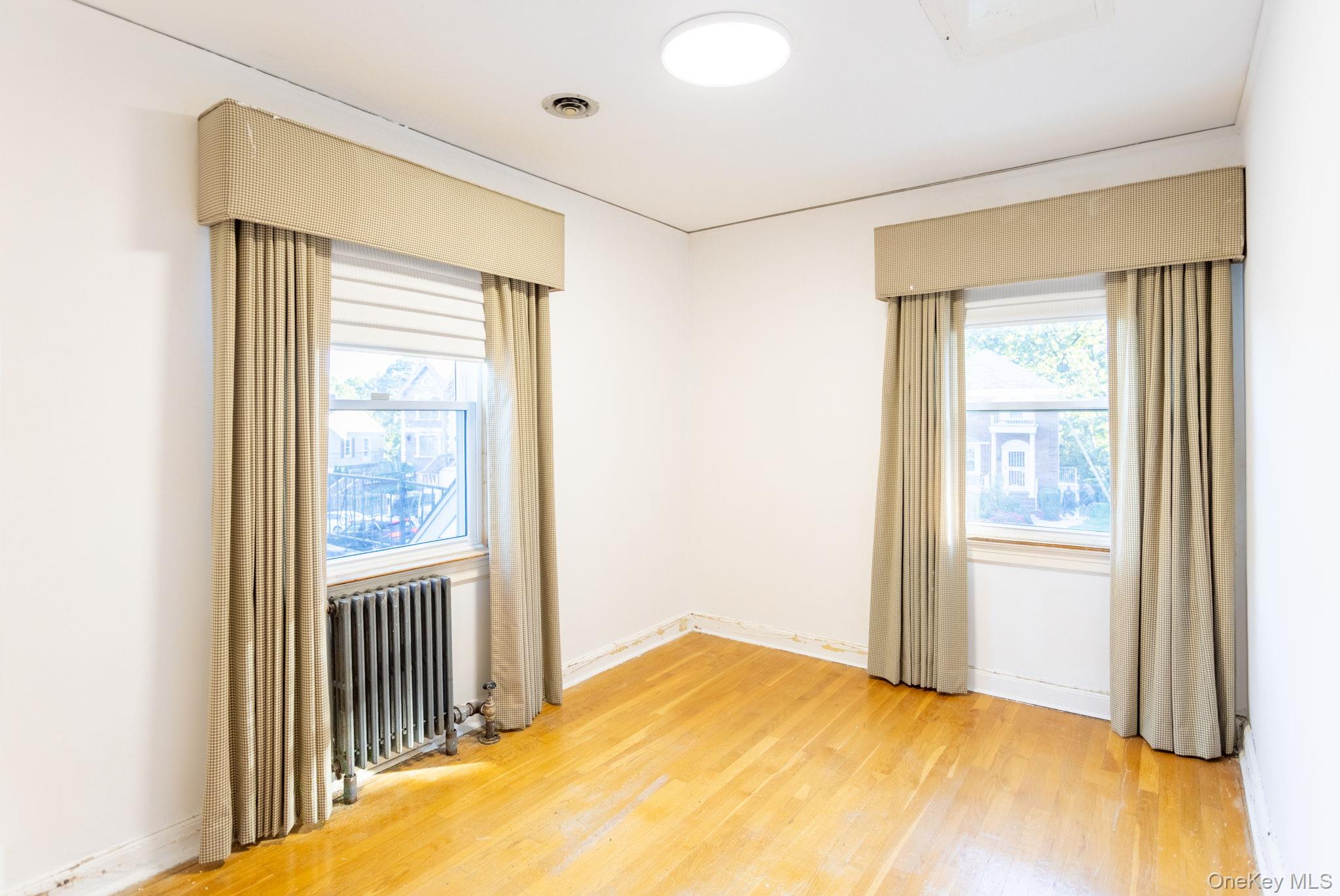 186-33 Henley Road – For Sale photo 13