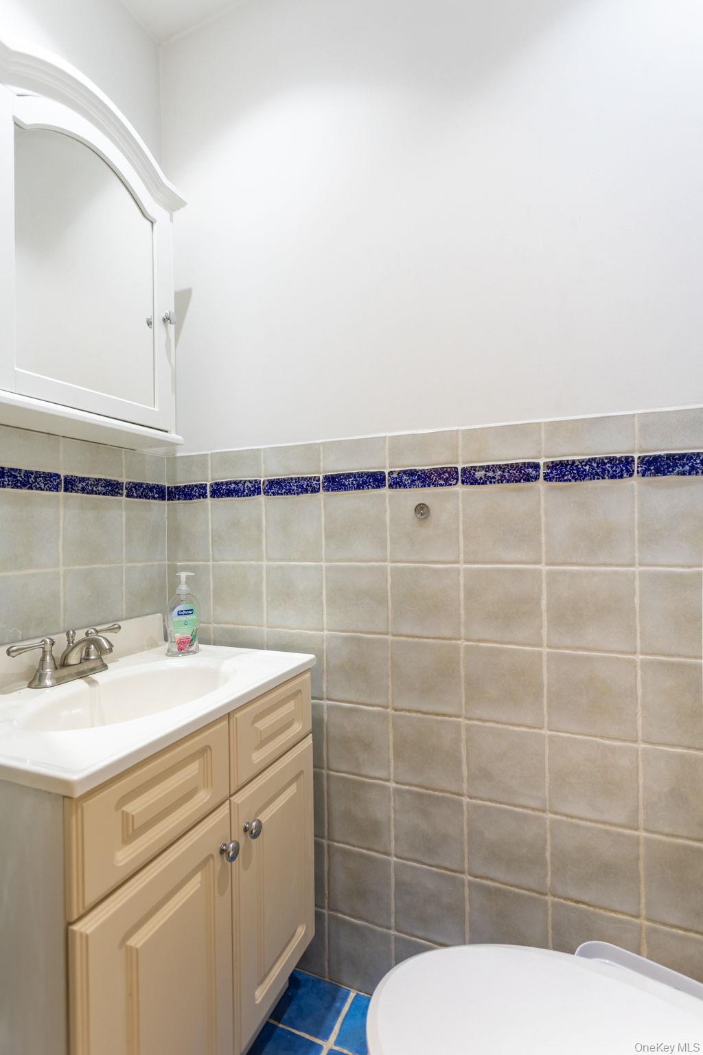 186-33 Henley Road – For Sale photo 8