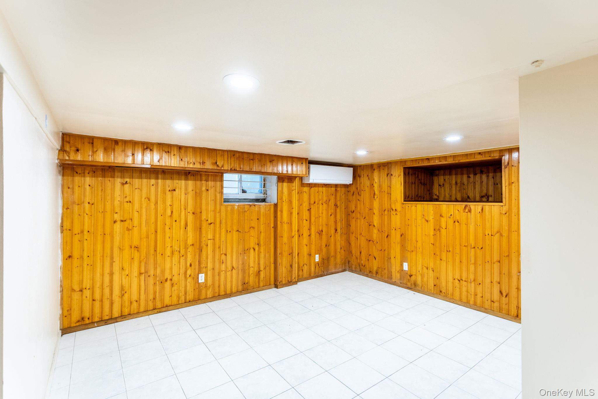 186-33 Henley Road – For Sale photo 16