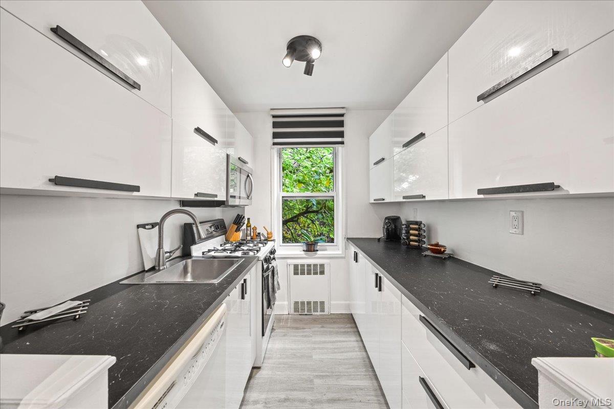 30 Ehrbar Avenue, Unit F204 photo 9