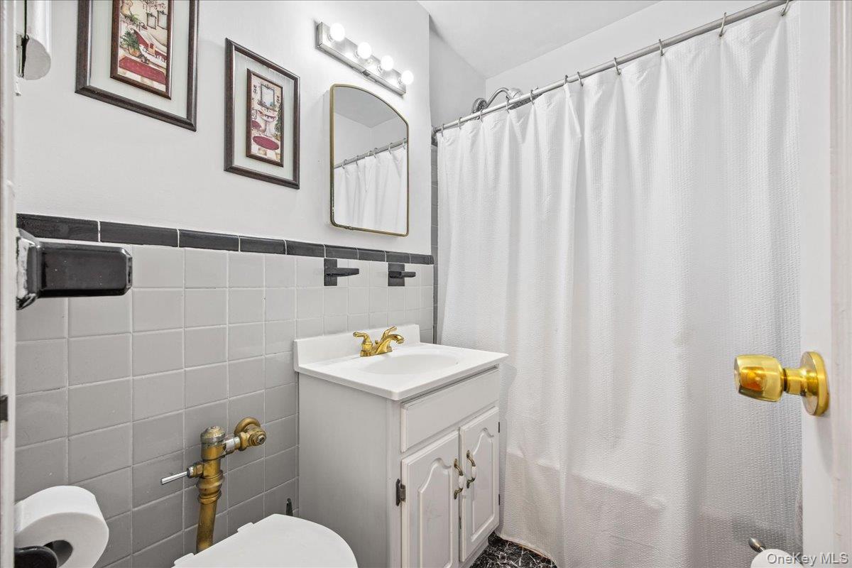 30 Ehrbar Avenue, Unit F204 photo 12