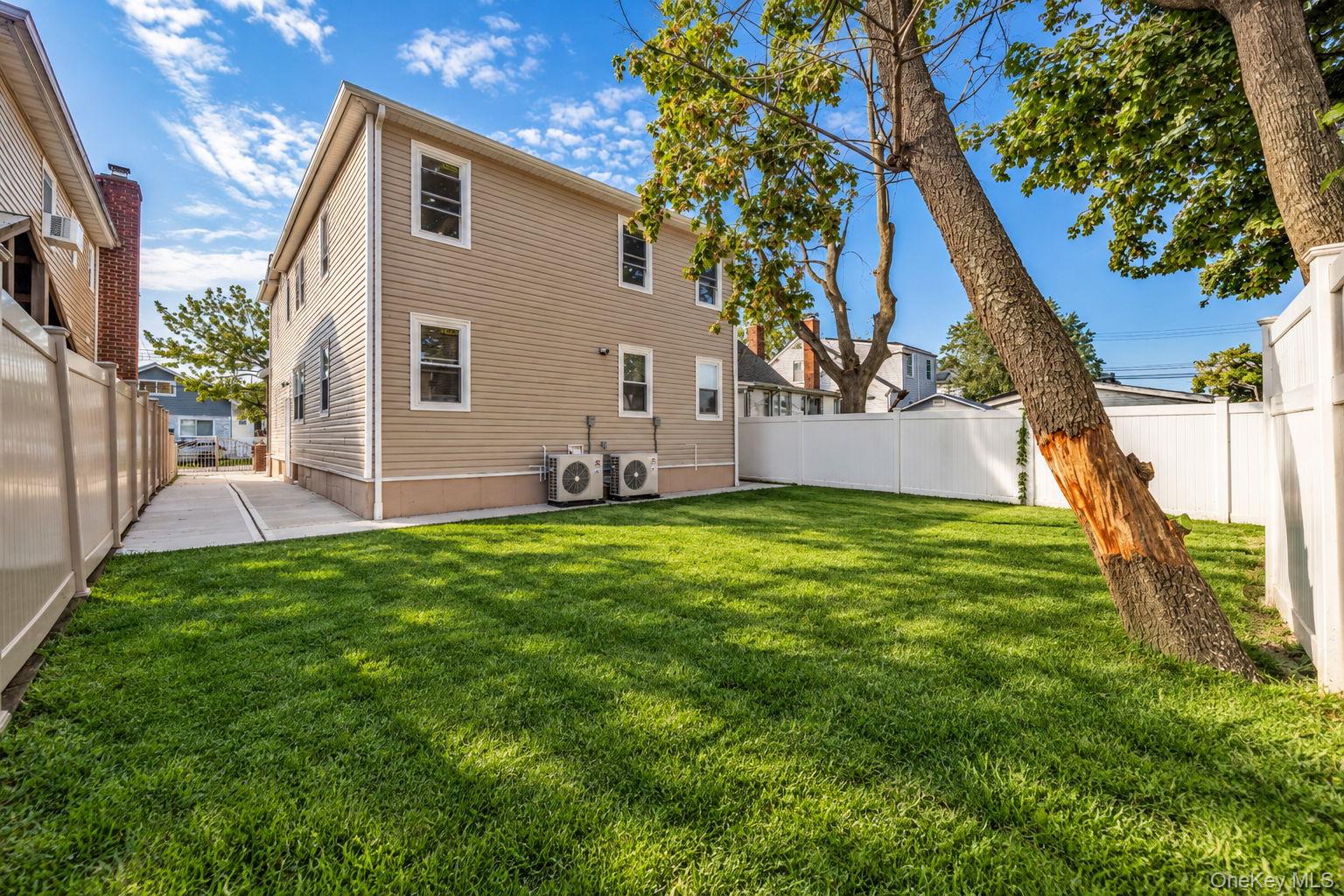 13611 220th Place – For Sale photo 23