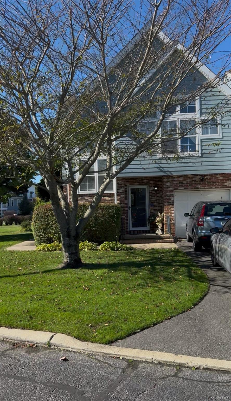 20-22 Broadlawn Drive – For Rent