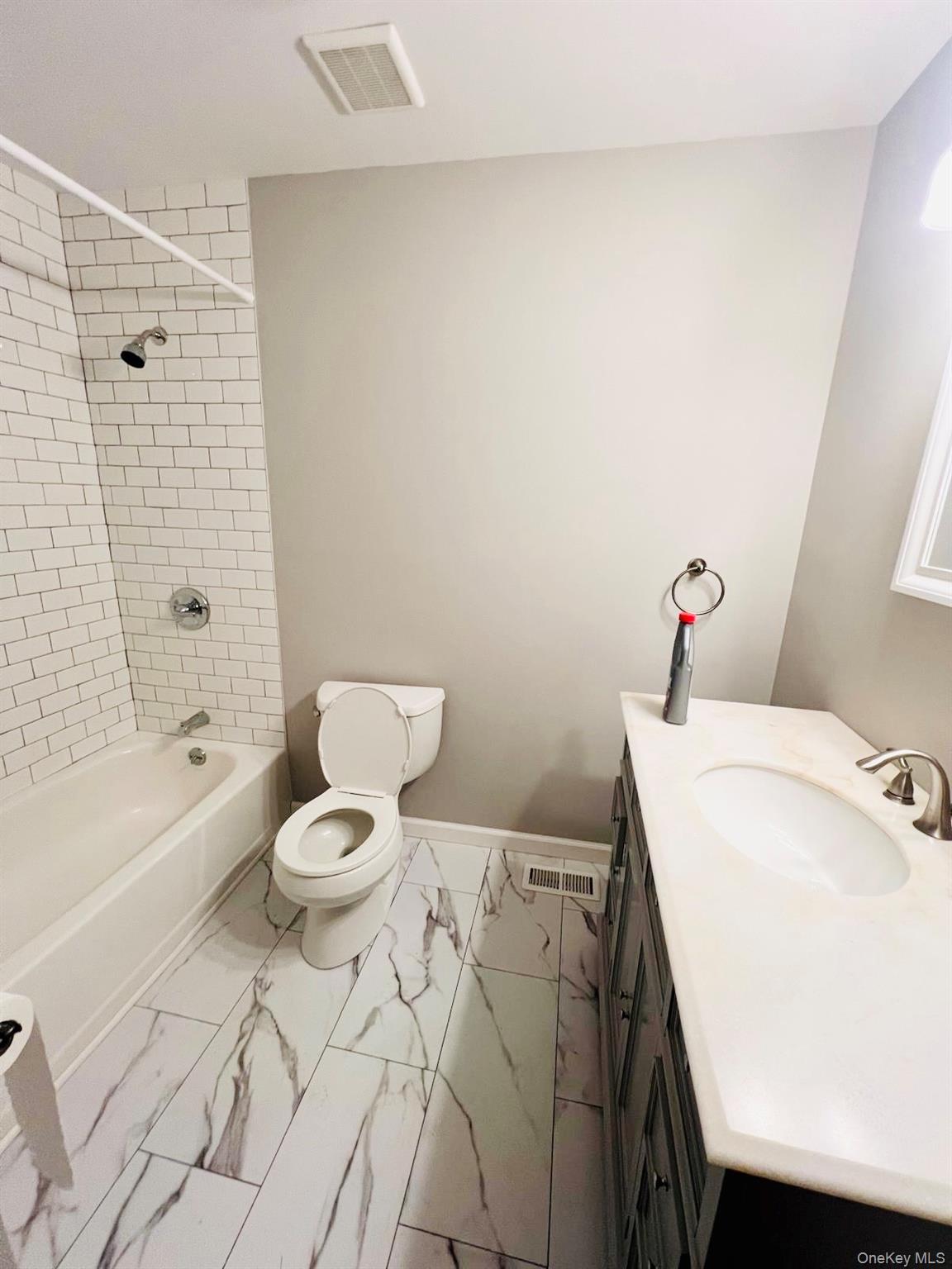 20-22 Broadlawn Drive – For Rent photo 10