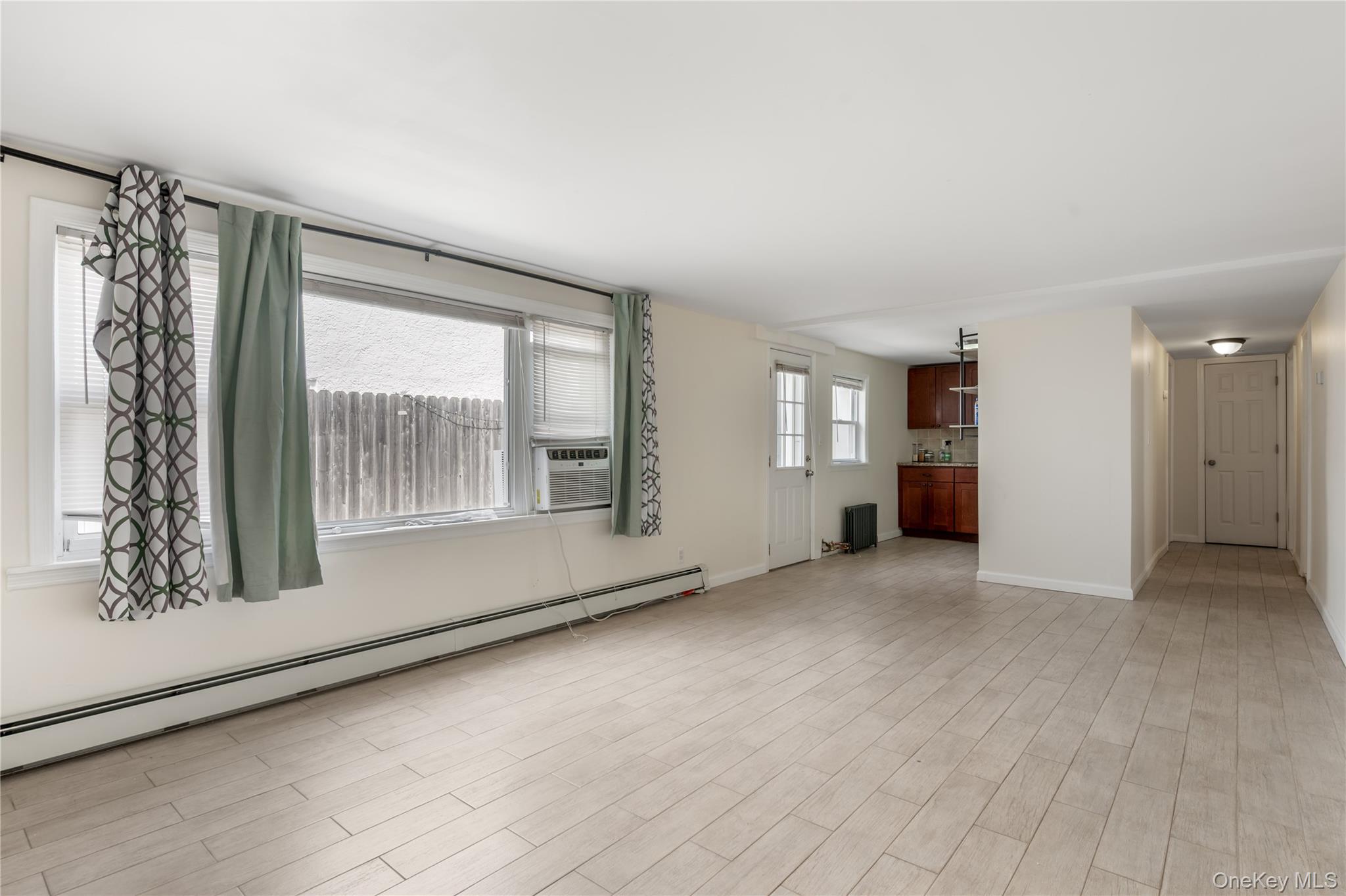 517 E Broadway – For Sale photo 2