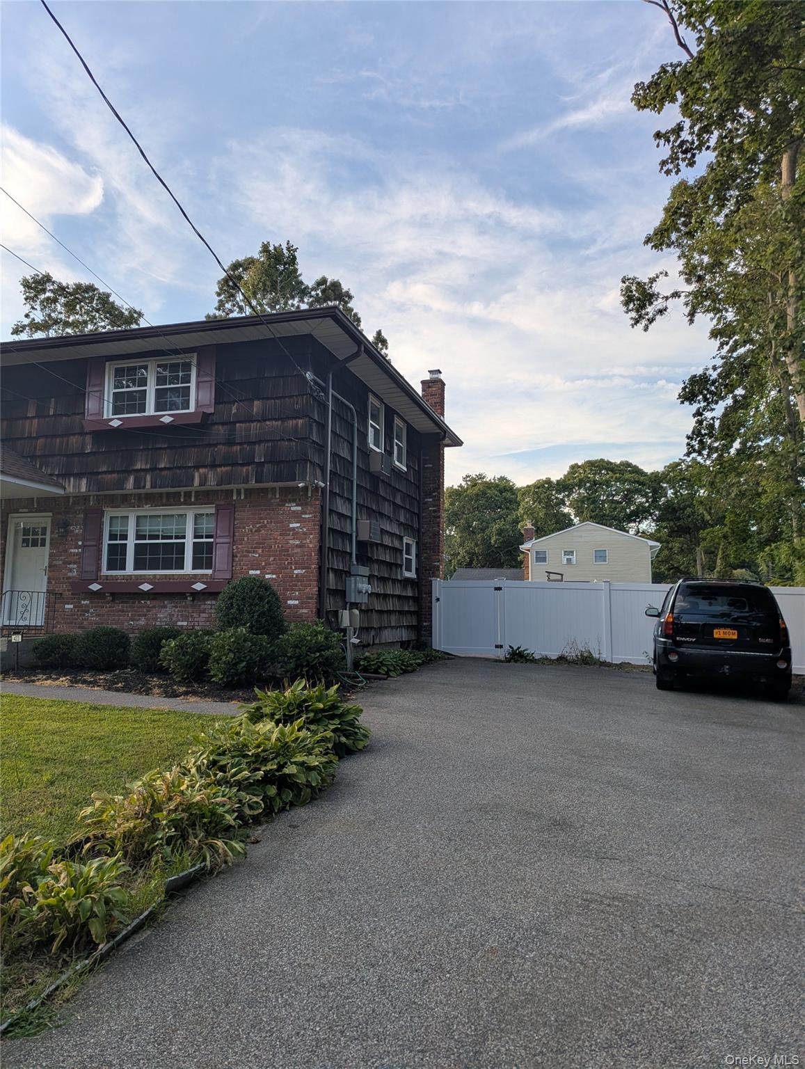 423 Clarice Boulevard – For Rent