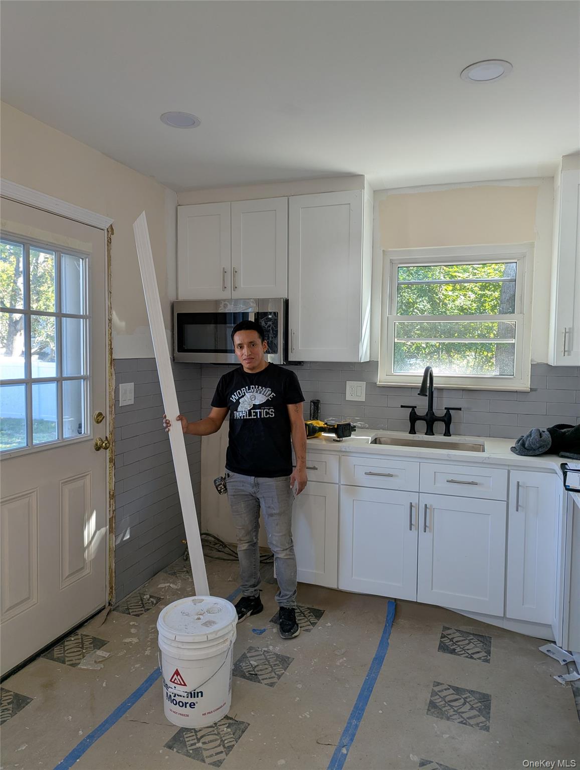 423 Clarice Boulevard – For Rent photo 2