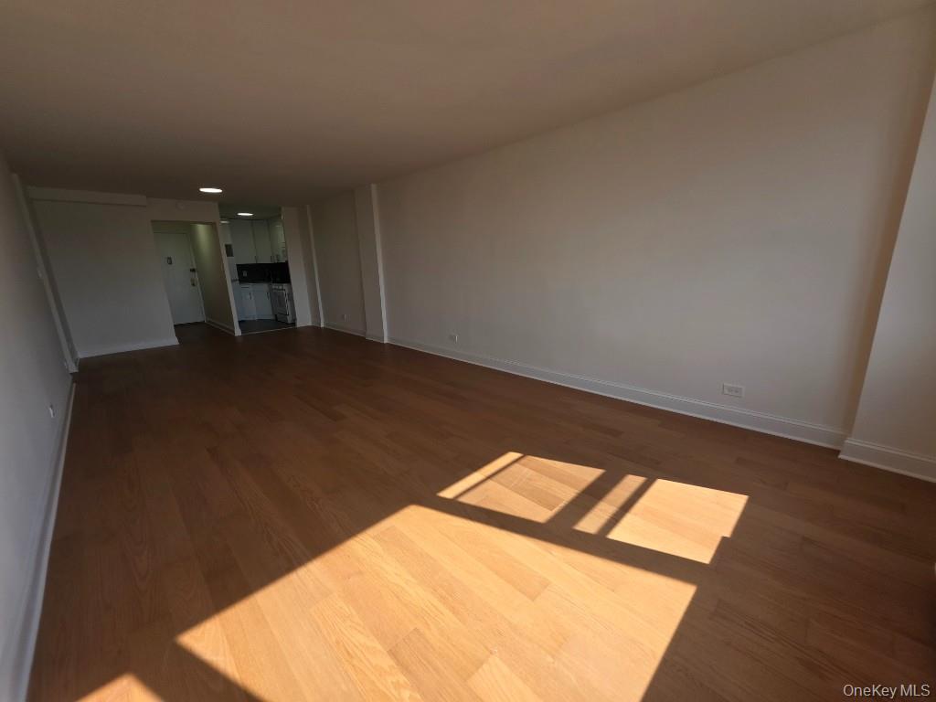 61-20 Grand Central Parkway, Unit C807 photo 2