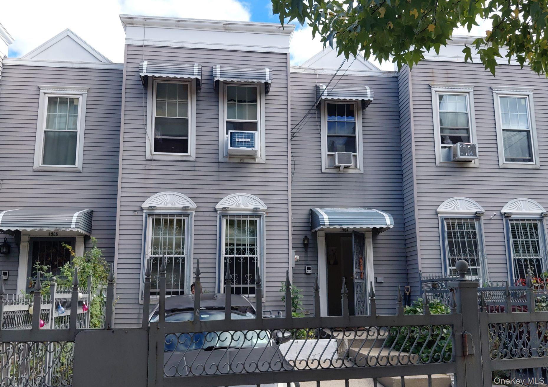 1904 Daly Avenue, Unit 96 photo 2