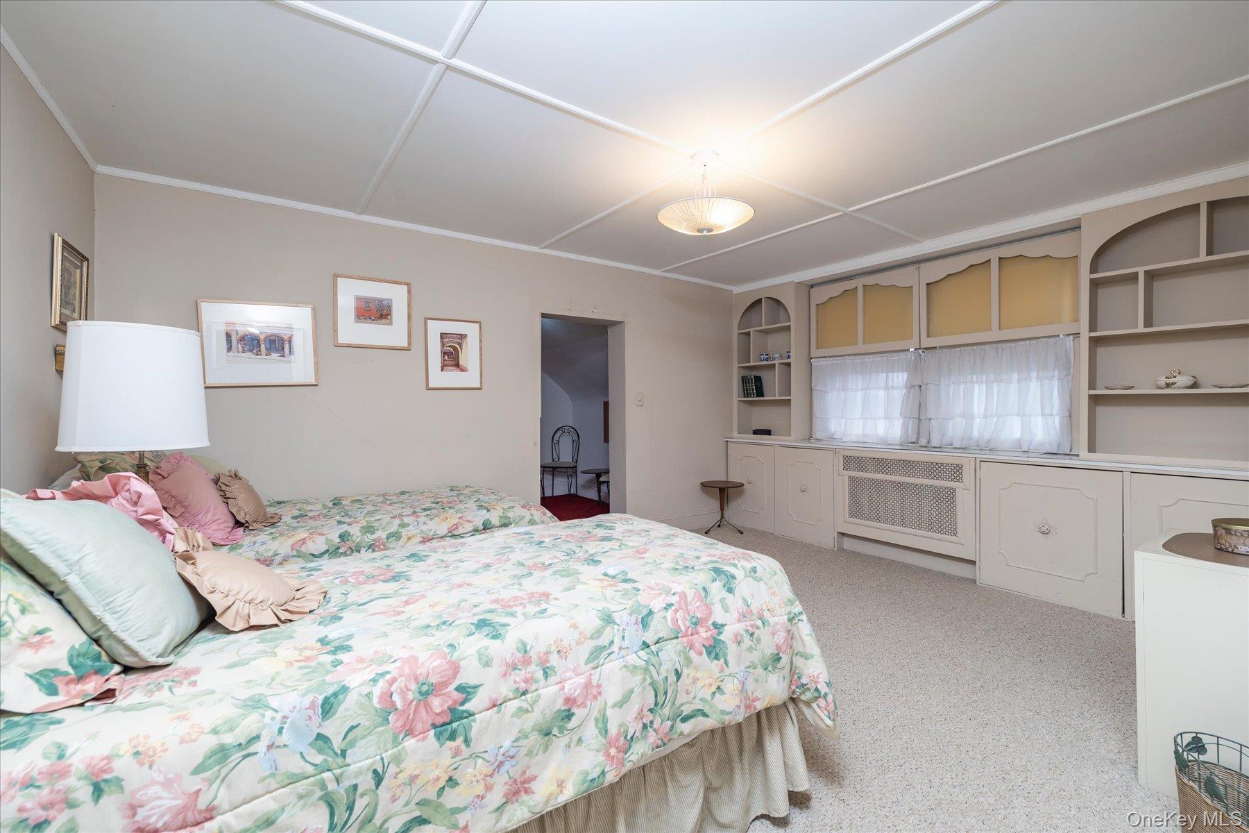 382 Scranton Avenue – For Sale photo 16