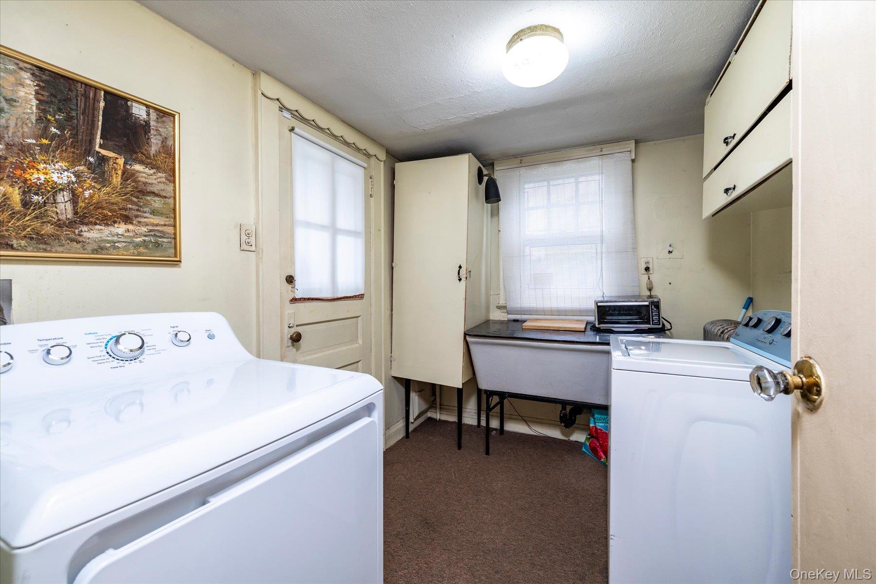 382 Scranton Avenue – For Sale photo 14